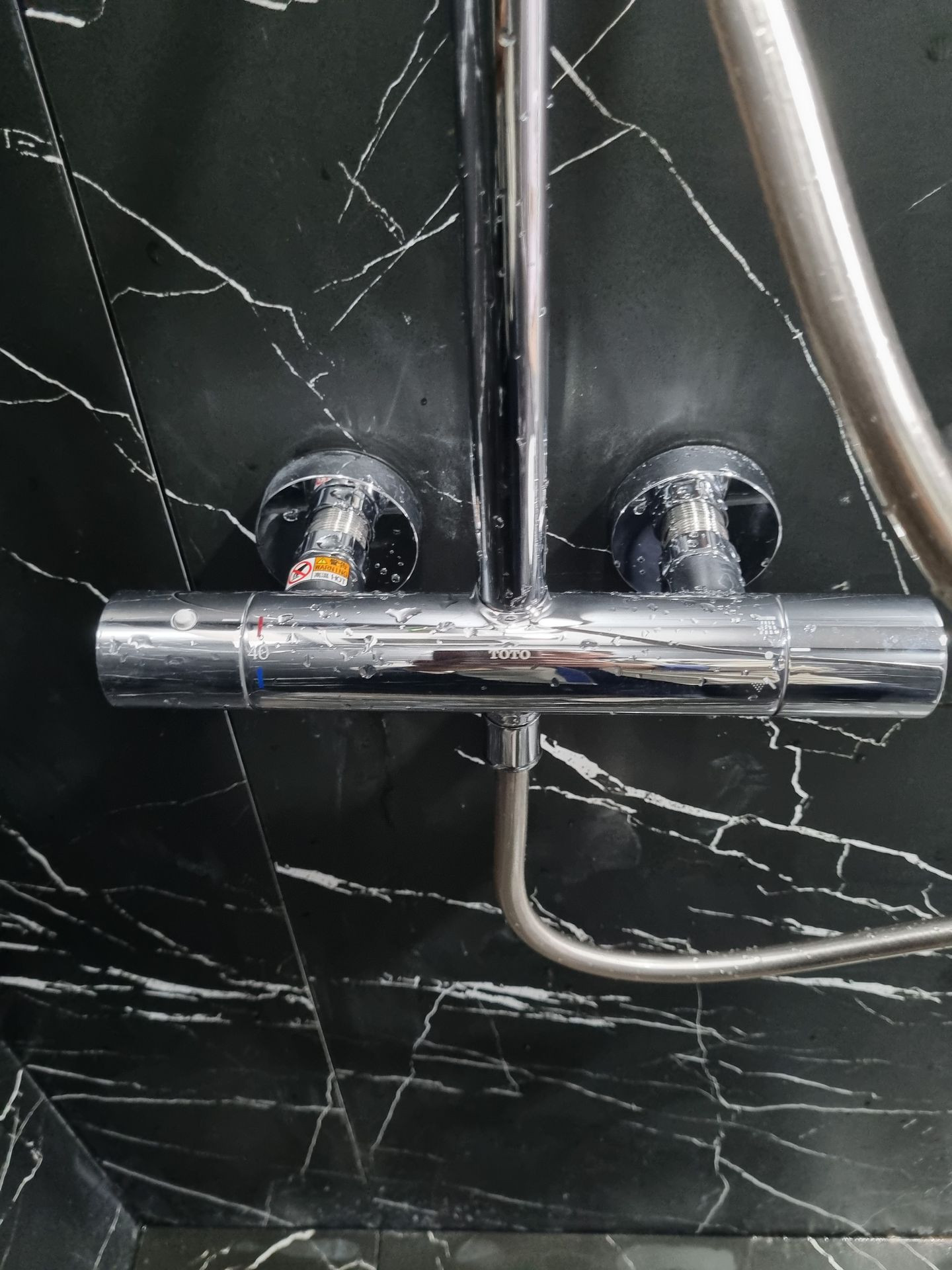 Đánh giá sản phẩm Sen cây nhiệt độ TOTO TBW01404AA dòng G 2 chế độ