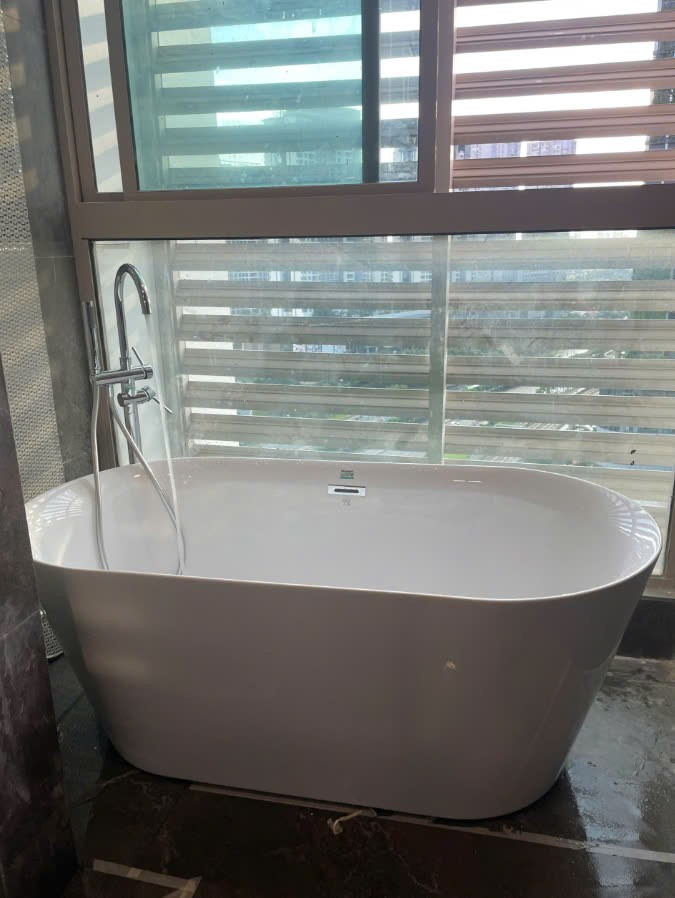 Đánh giá sản phẩm Bồn tắm đặt sàn 1.5m CURVED MOWOEN MW8201S-150