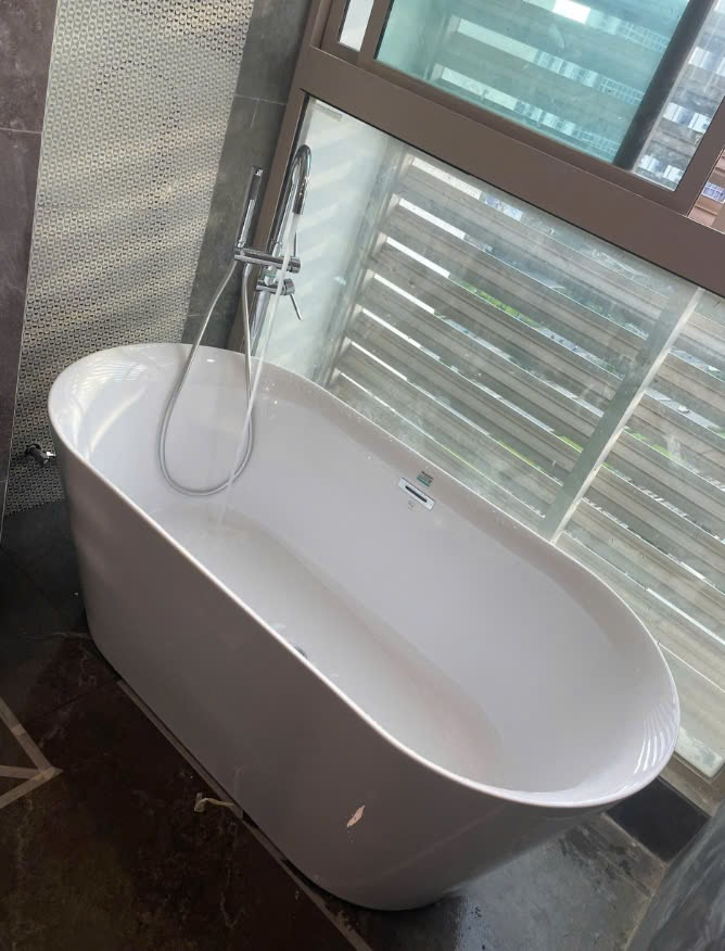 Đánh giá sản phẩm Bồn tắm đặt sàn 1.5m CURVED MOWOEN MW8201S-150