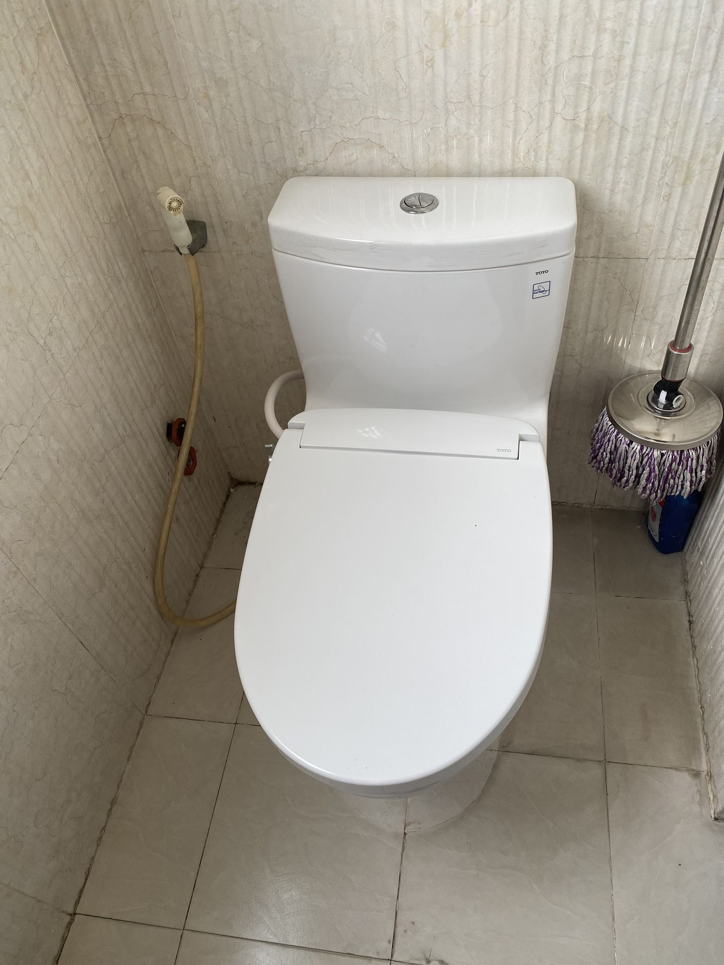 Đánh giá sản phẩm Bồn cầu TOTO MS889DRE2 1 khối nắp rửa cơ TCW07S