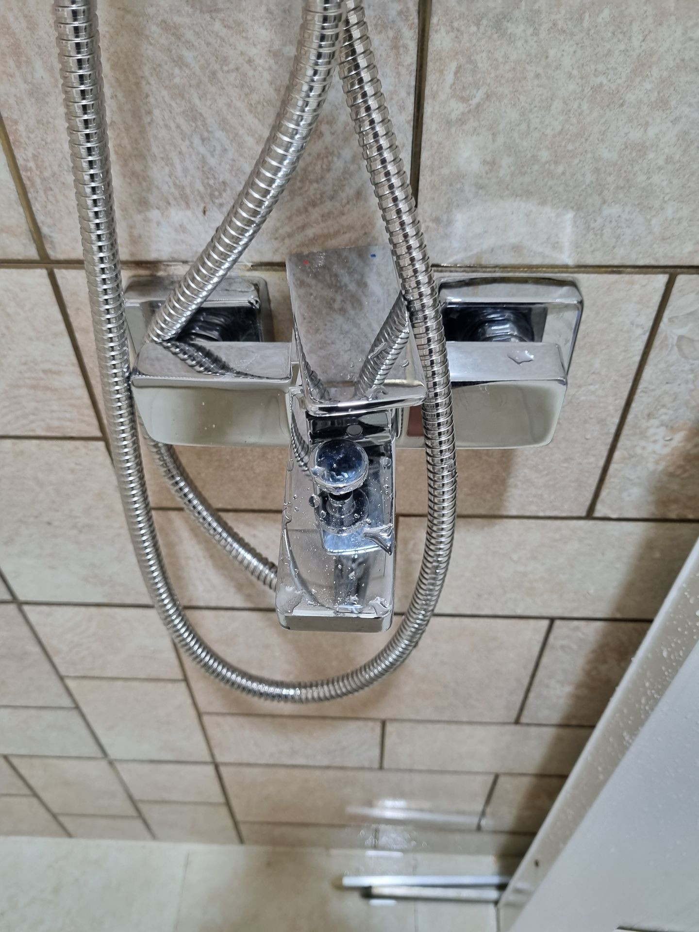 Đánh giá sản phẩm Bộ sen cây tắm nóng lạnh TOTO DM907C1S TVSM110RUR DGH104ZR