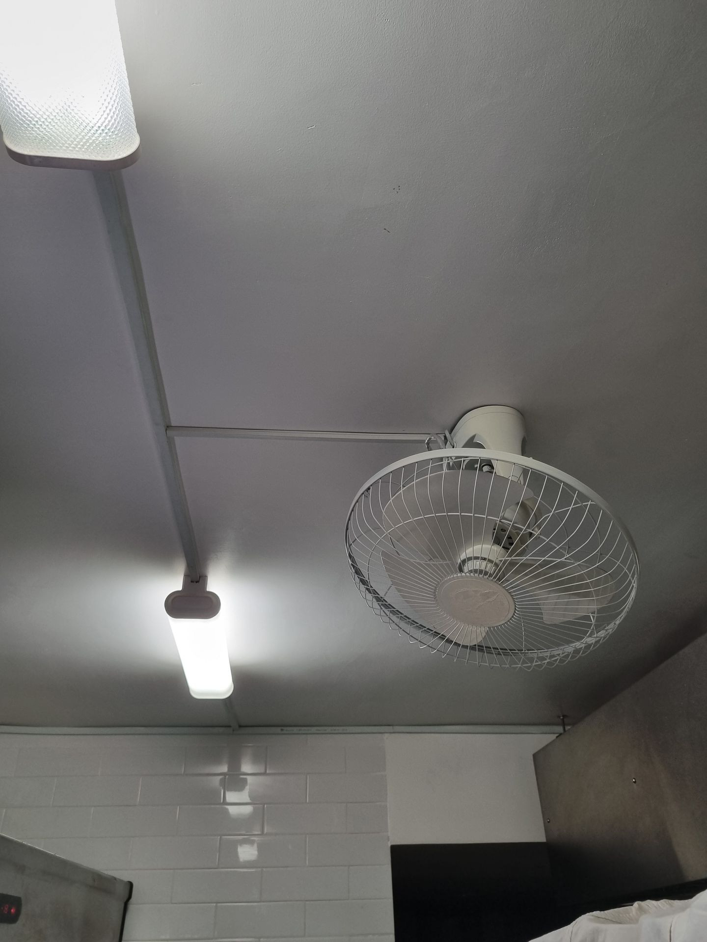 Đánh giá sản phẩm Quạt đảo trần Nanoco có remote NOF1603G-RC