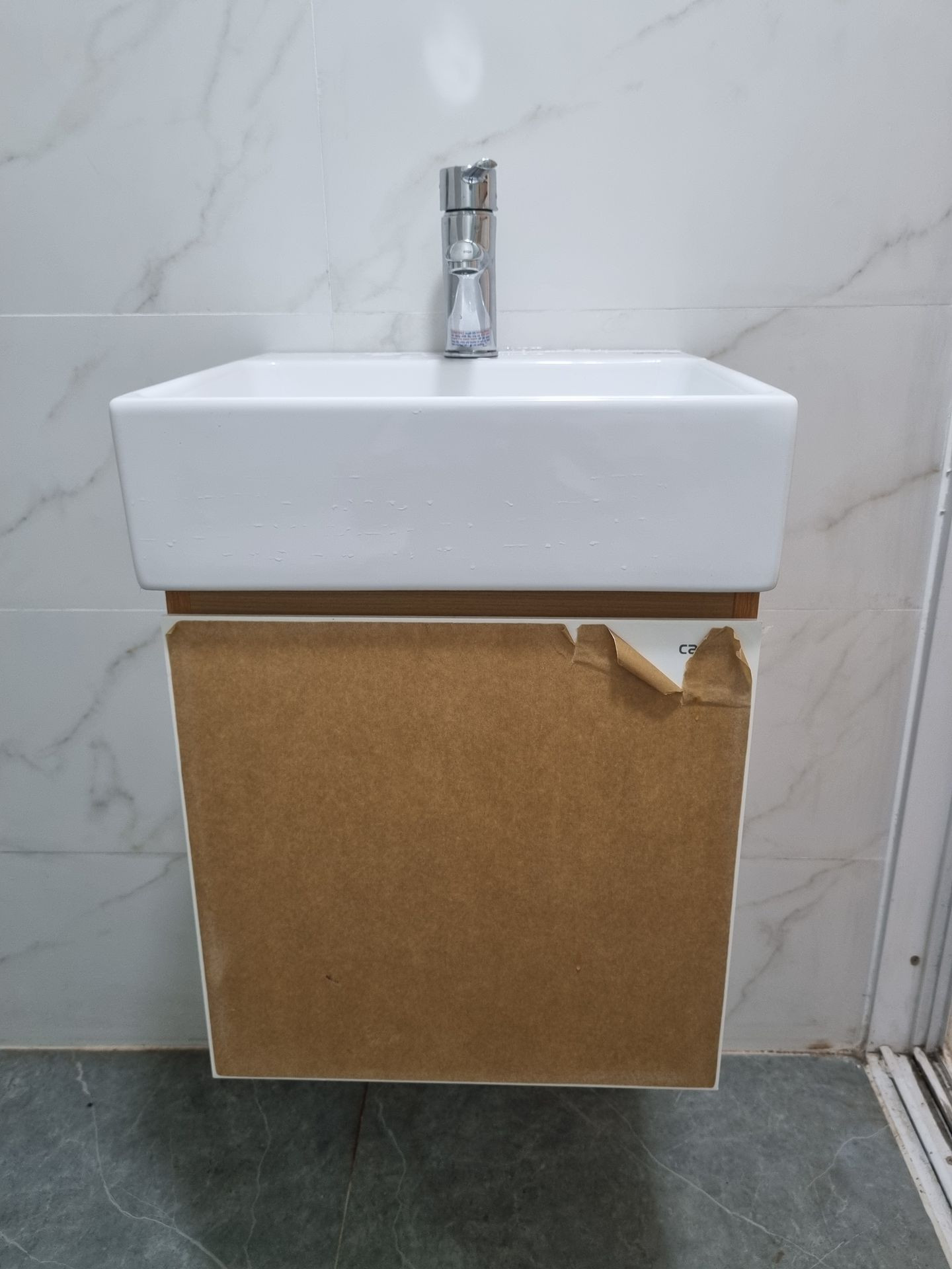 Đánh giá sản phẩm Vòi chậu lavabo nóng lạnh Caesar B305CU