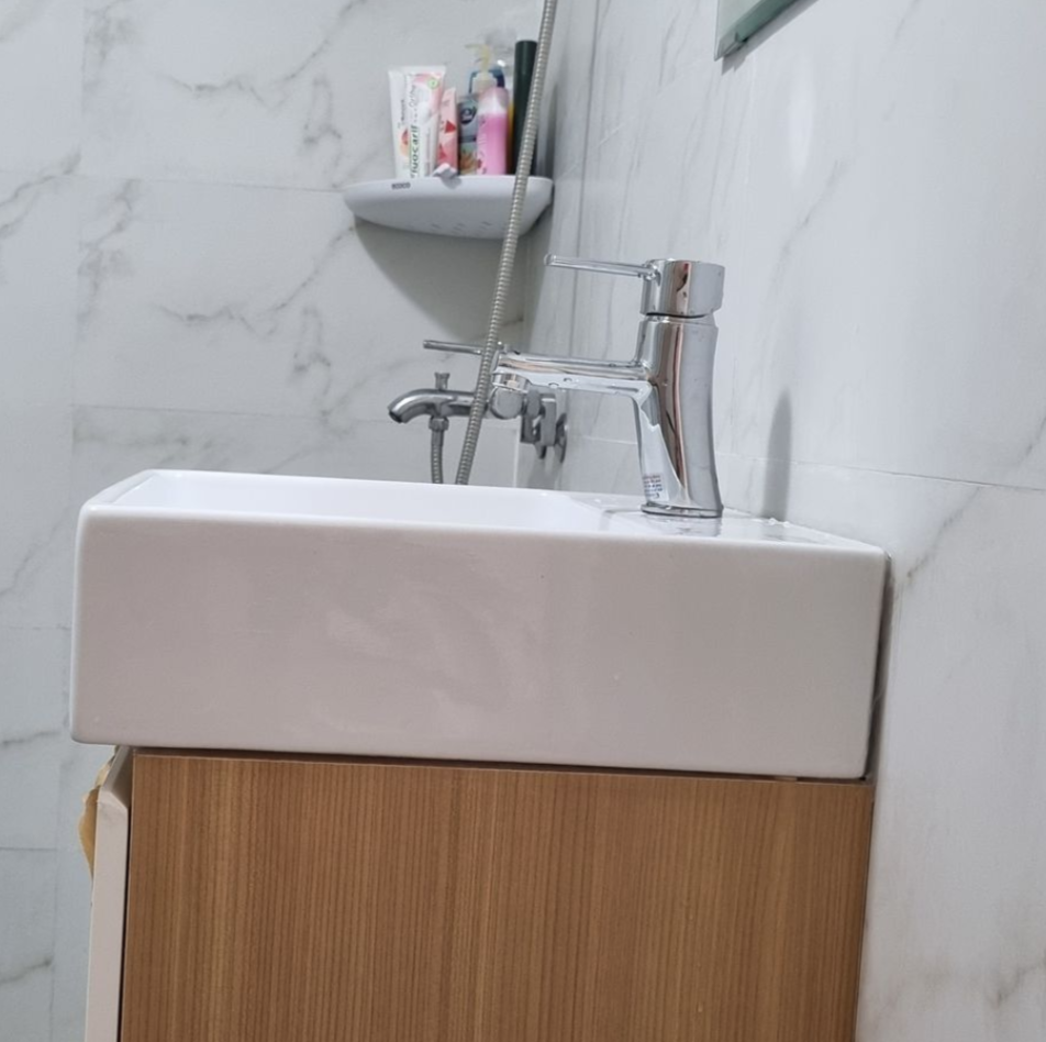 Đánh giá sản phẩm Vòi chậu lavabo nóng lạnh Caesar B305CU
