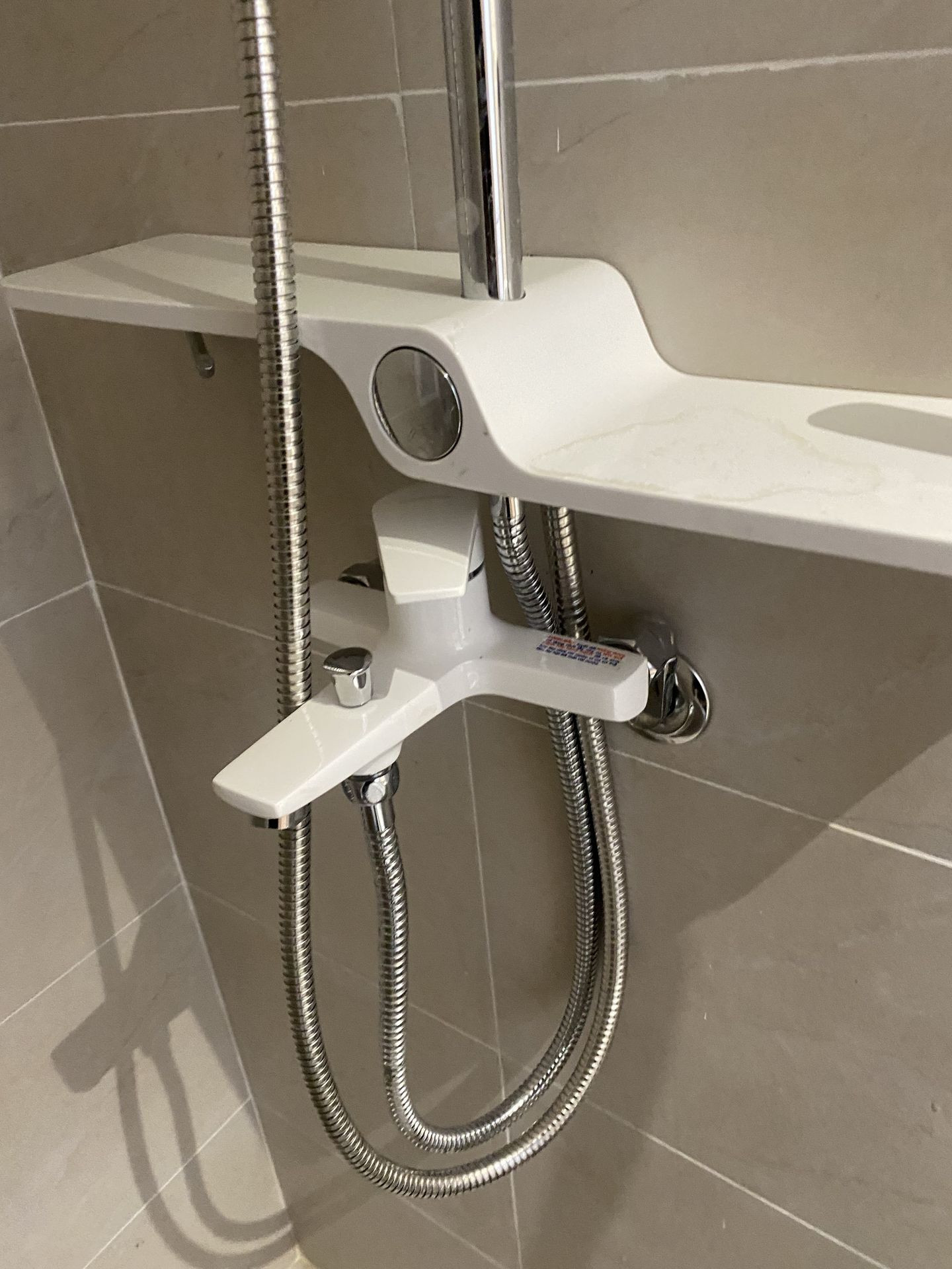 Đánh giá sản phẩm Bộ vòi sen tắm nóng lạnh Caesar S393C / CB / CW / CR / CG