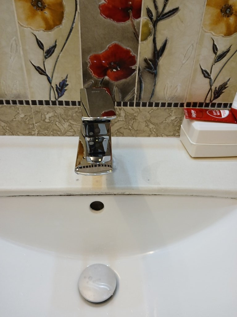 Đánh giá sản phẩm Vòi lavabo nóng lạnh GR TOTO TLG02301V