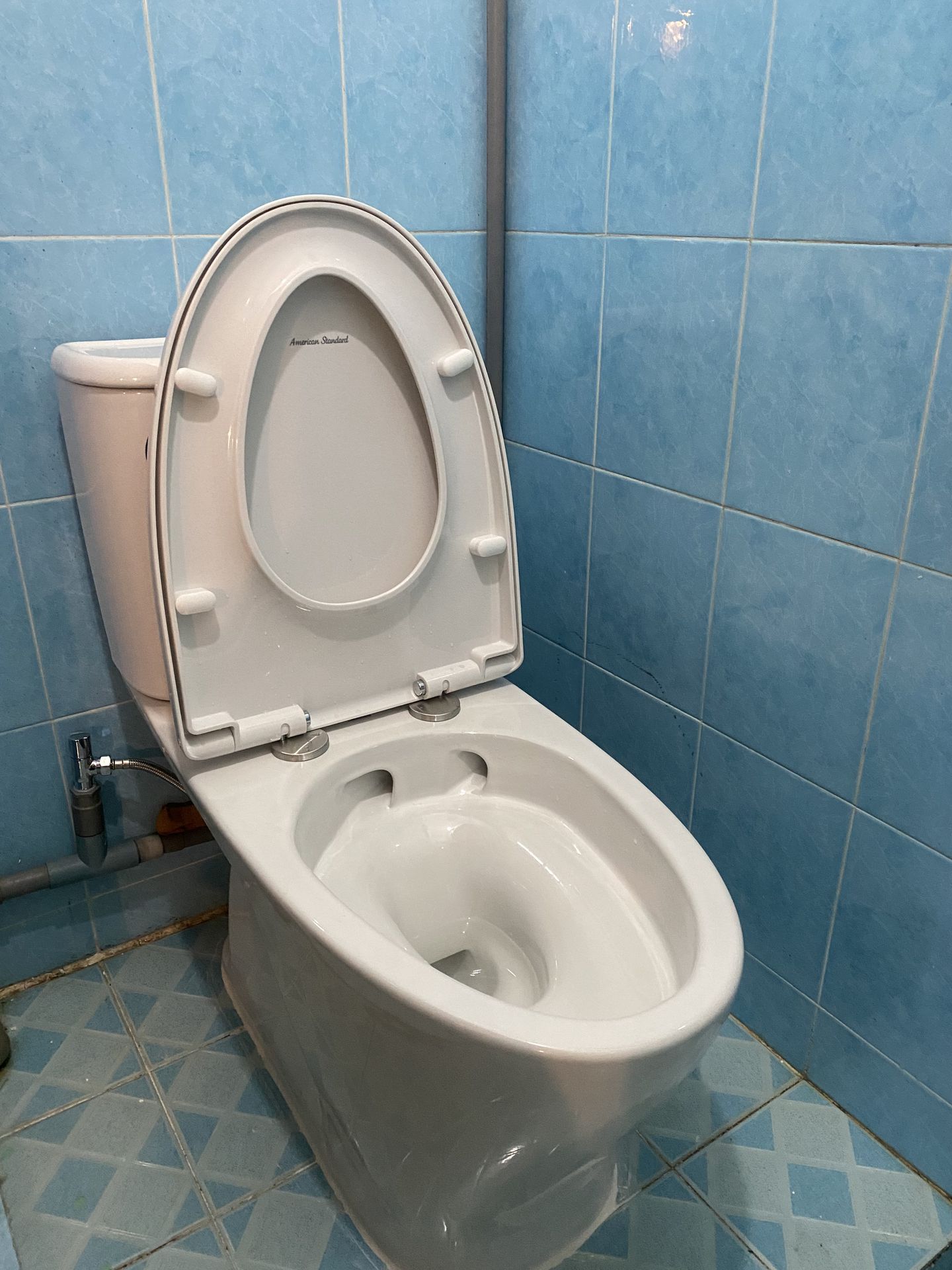 Đánh giá sản phẩm Bồn cầu 2 khối American Standard VF-2162 (VF2162) nắp êm dòng Loven