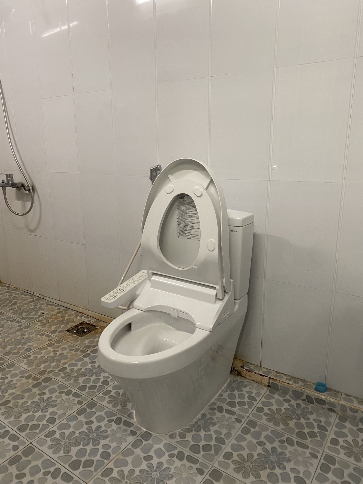 Đánh giá sản phẩm Bồn cầu TOTO CS948DW16 2 khối nắp điện tử Washlet C2 TCF23410AAA