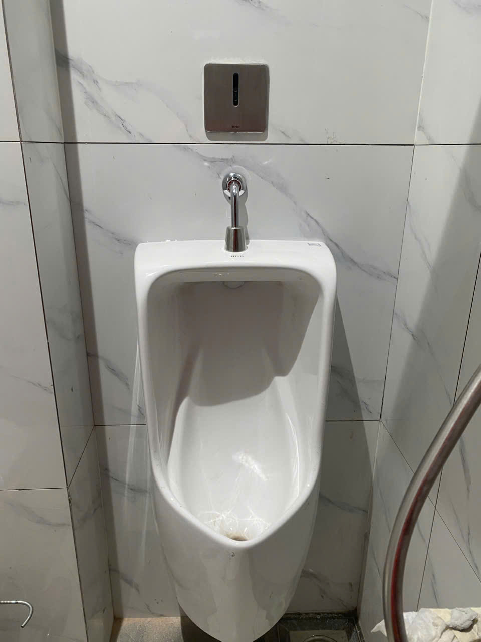 Đánh giá sản phẩm Bồn tiểu nam TOTO UT570T treo tường