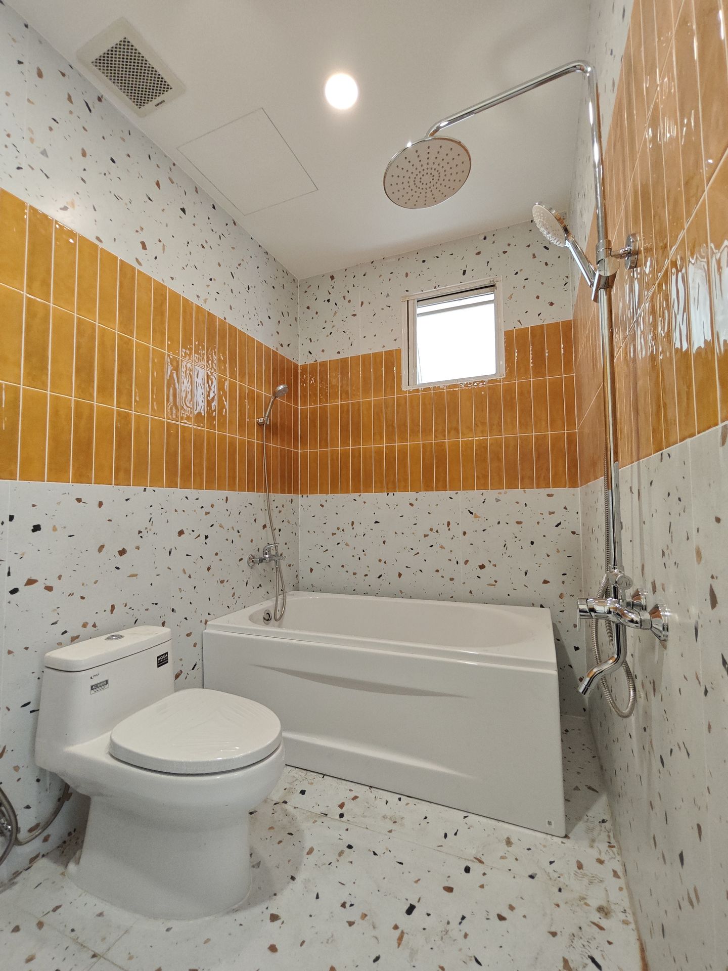 Đánh giá sản phẩm Nắp đóng êm INAX CF-900VS/BW1