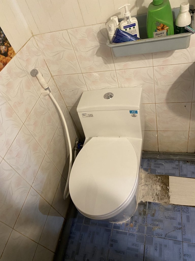 Đánh giá sản phẩm Bồn cầu 1 khối nắp êm Viglacera V823 (+ vòi xịt VG826)