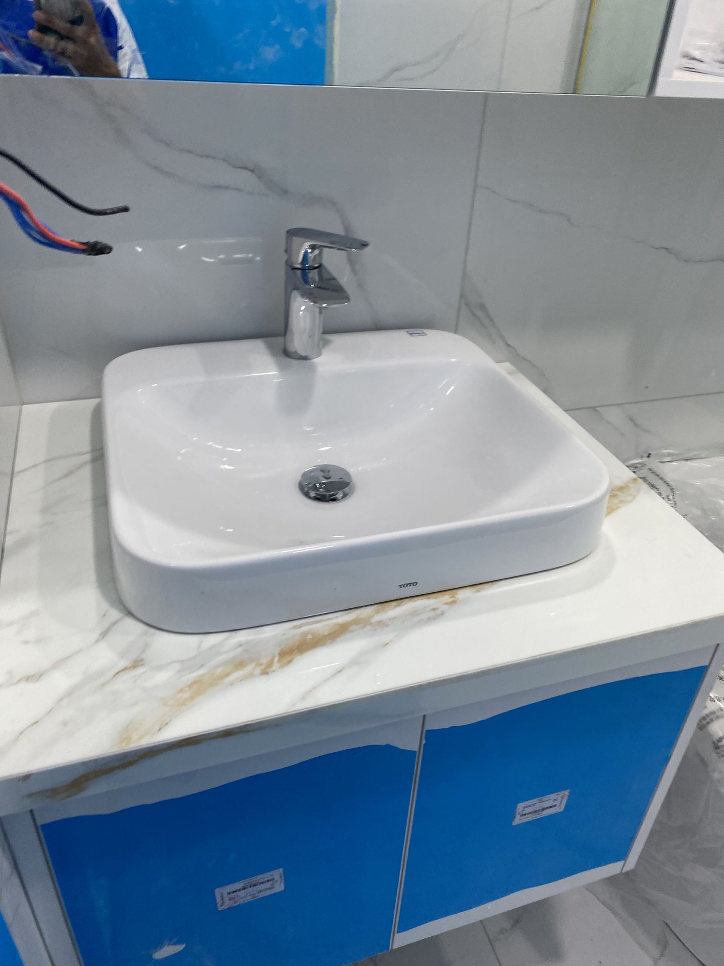 Đánh giá sản phẩm Chậu rửa lavabo đặt bàn TOTO LT5615C