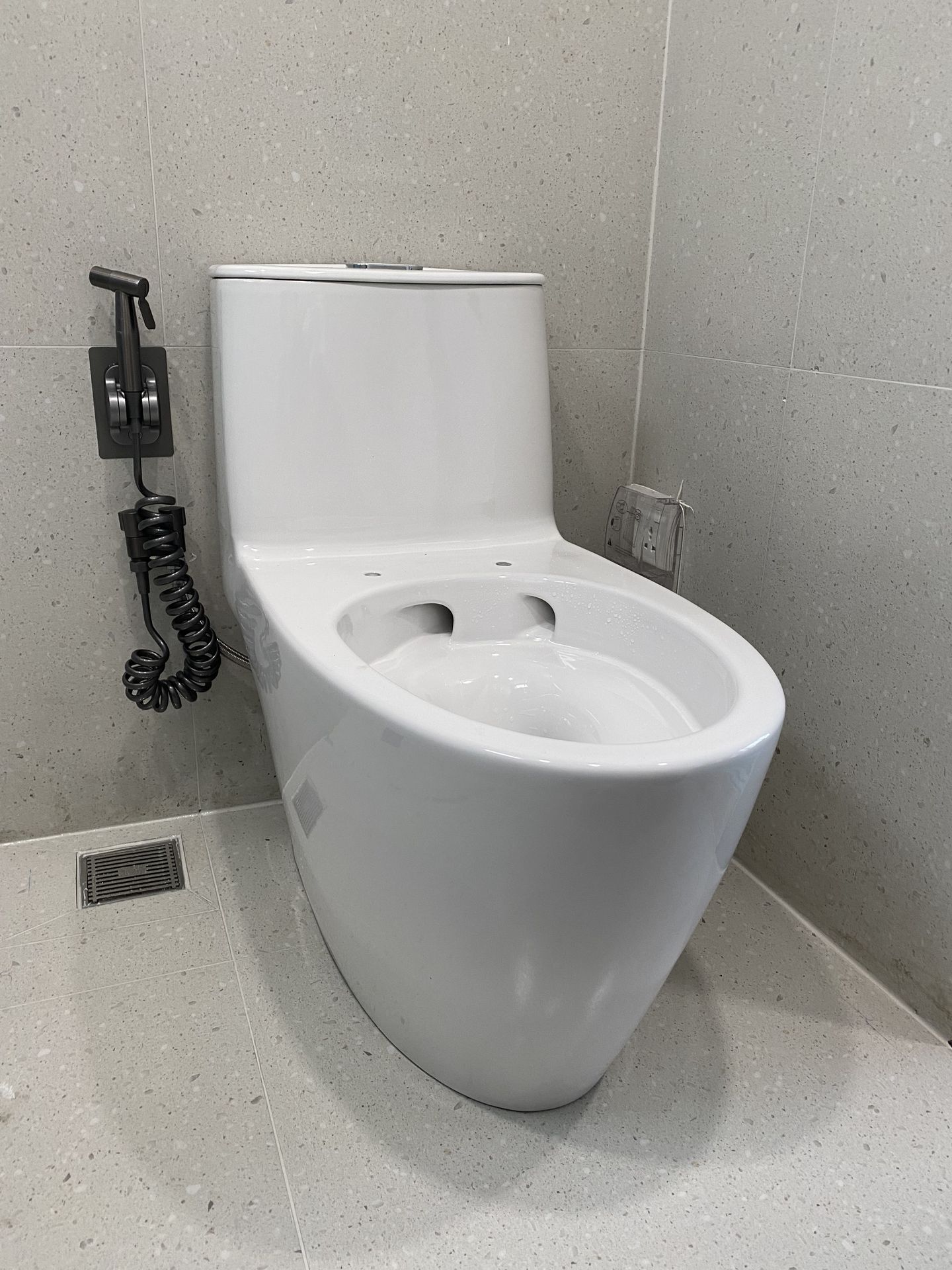 Đánh giá sản phẩm Bồn cầu 1 khối Bau Ceramic GROHE 39990000