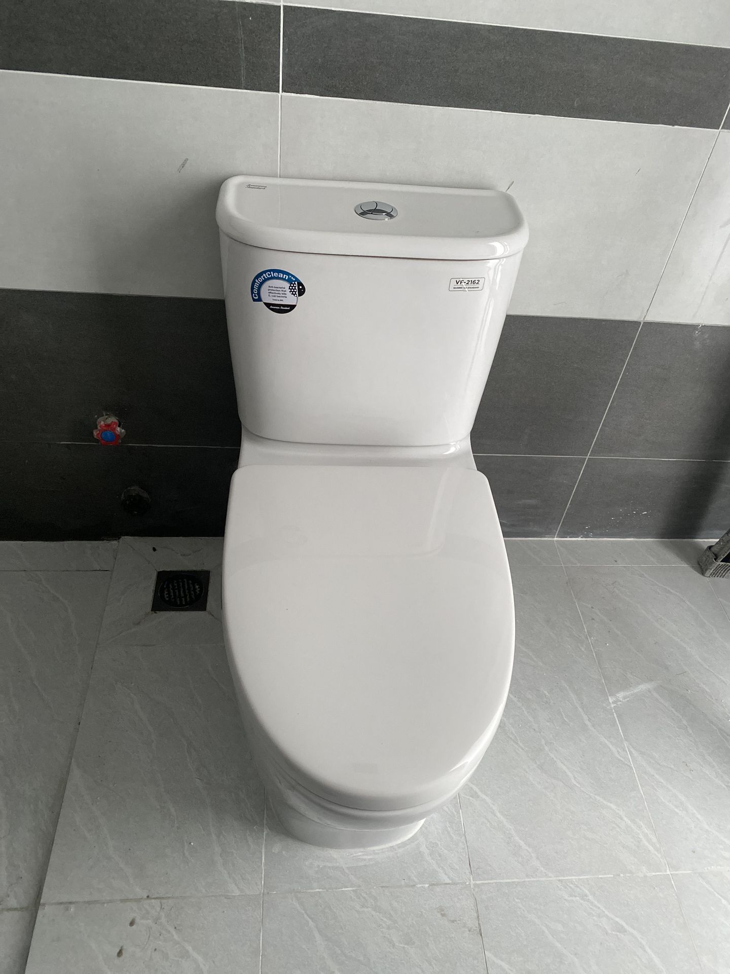 Đánh giá sản phẩm Bồn cầu 2 khối American Standard VF-2162 (VF2162) nắp êm dòng Loven