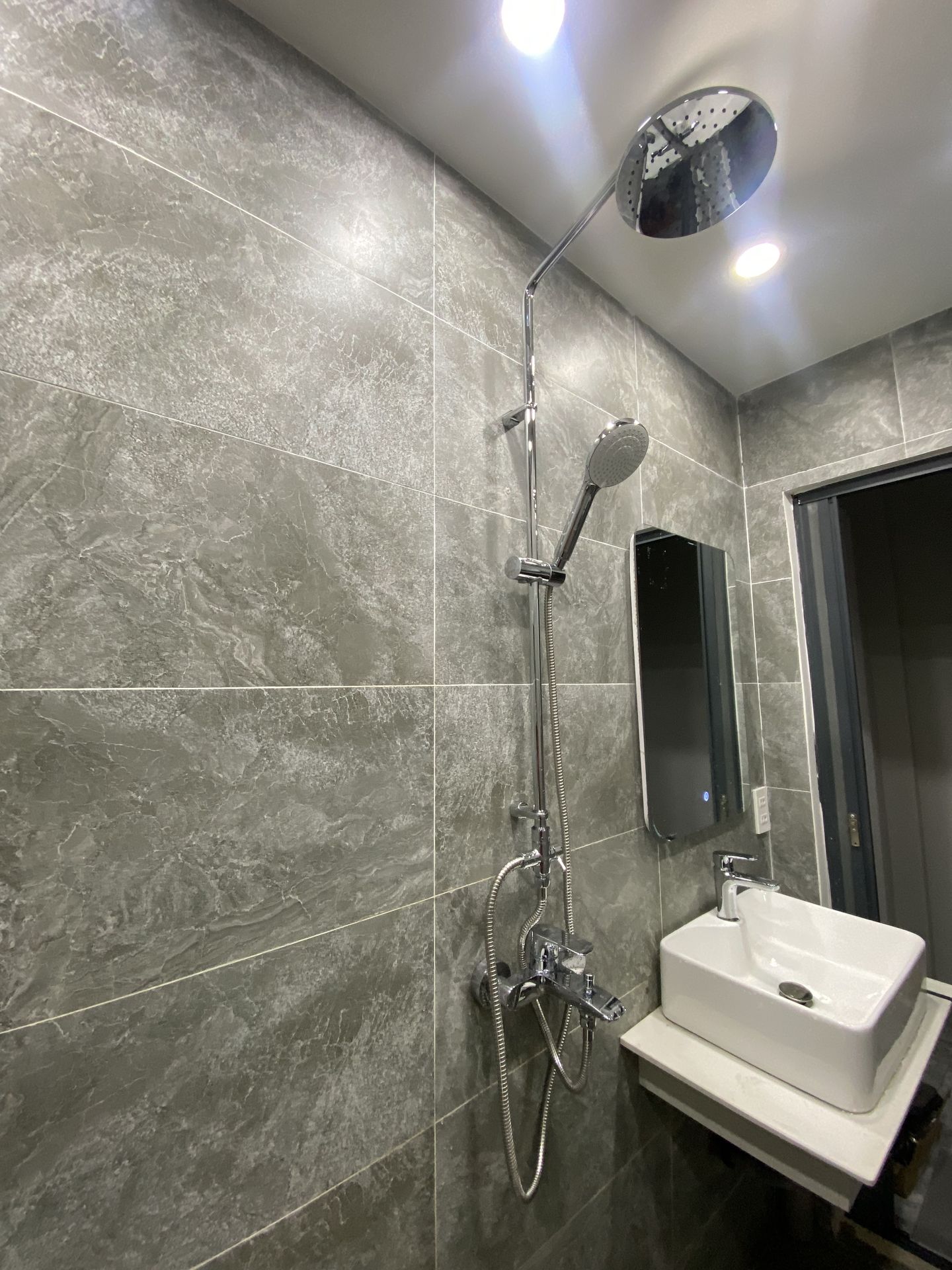 Đánh giá sản phẩm Sen cây tắm đứng tách rời INAX BFV-CL1 (BFVCL1)