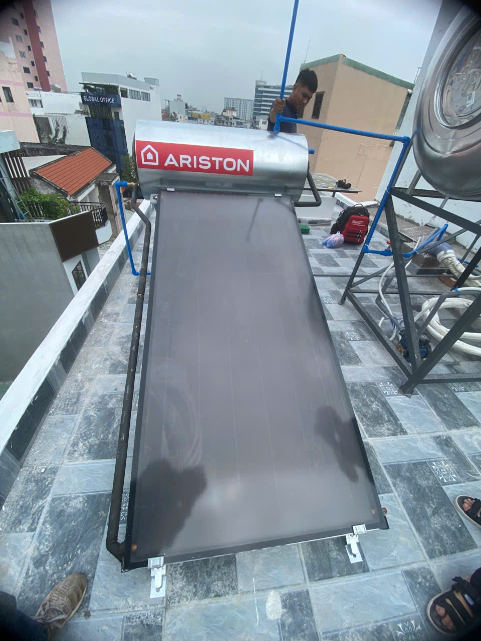 Đánh giá sản phẩm Máy nước nóng năng lượng mặt trời tấm phẳng Ariston KAIROS THERMO DR-2