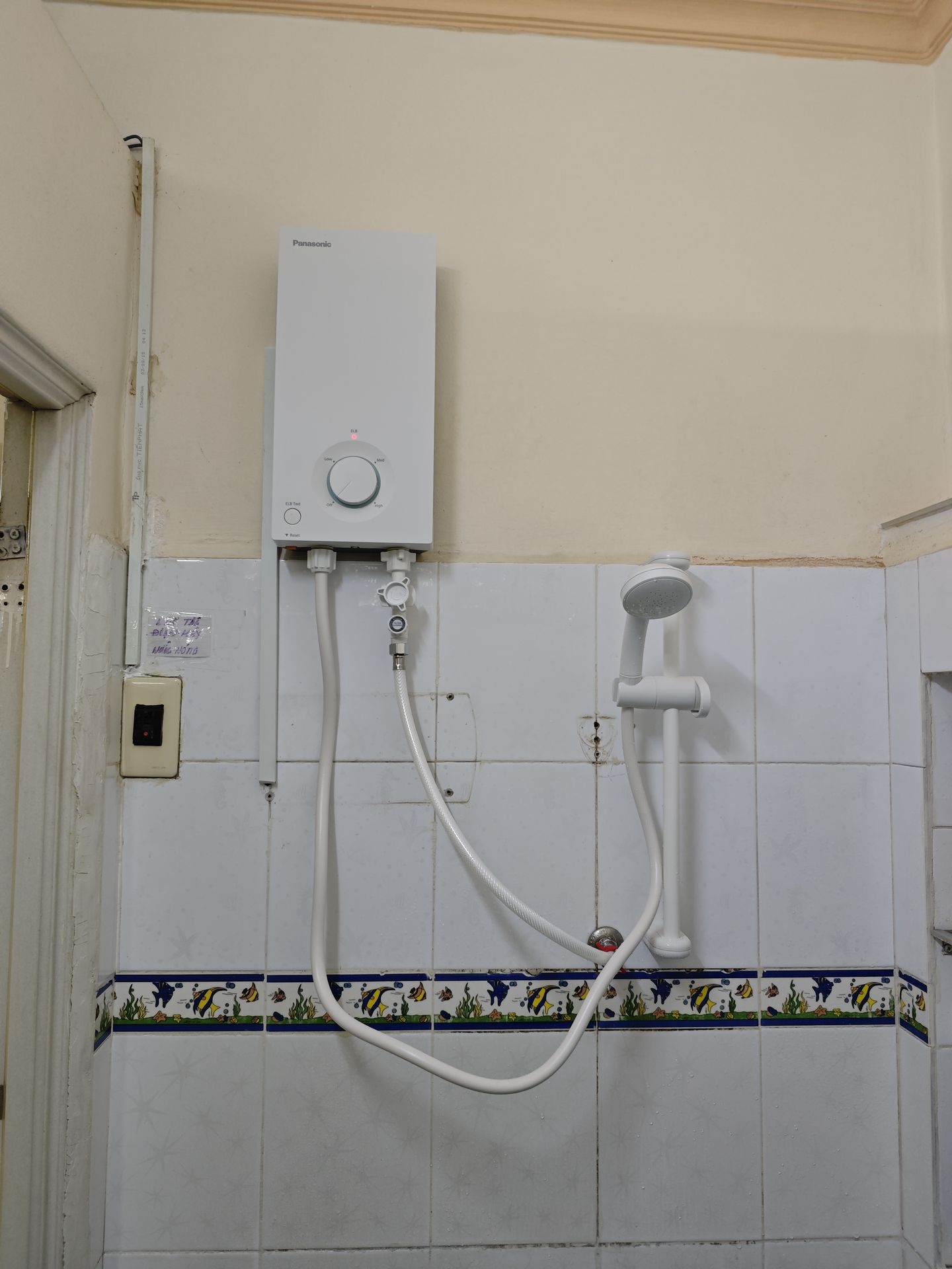 Đánh giá sản phẩm Máy nước nóng trực tiếp V-series 3.5kW Panasonic DH-3VS1VW