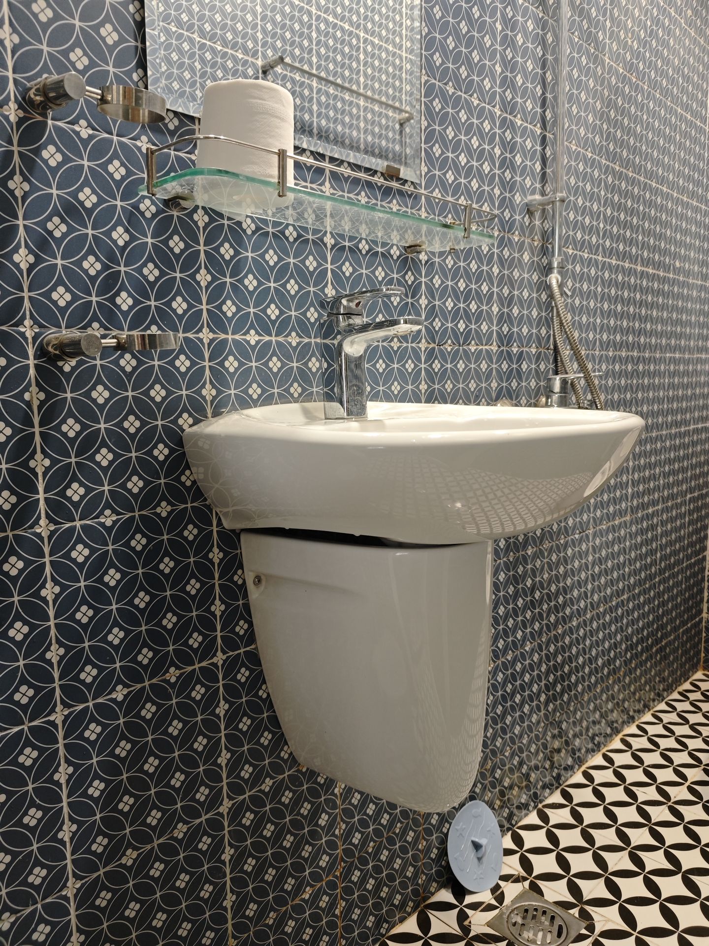 Đánh giá sản phẩm Chân chậu lavabo lửng INAX L-284VC (L284VC)