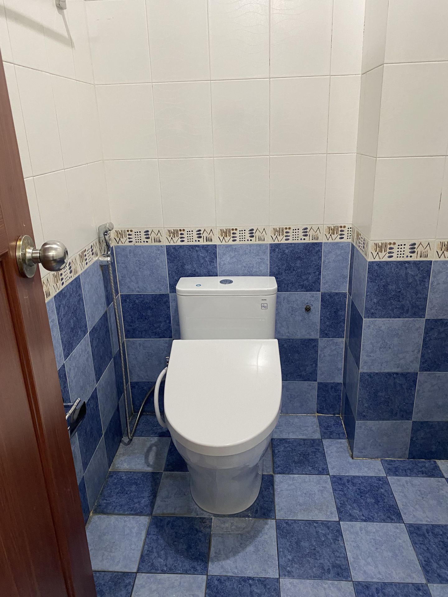 Đánh giá sản phẩm Bồn cầu 1 khối TOTO MS857DE4 nắp rửa cơ TCW1211A