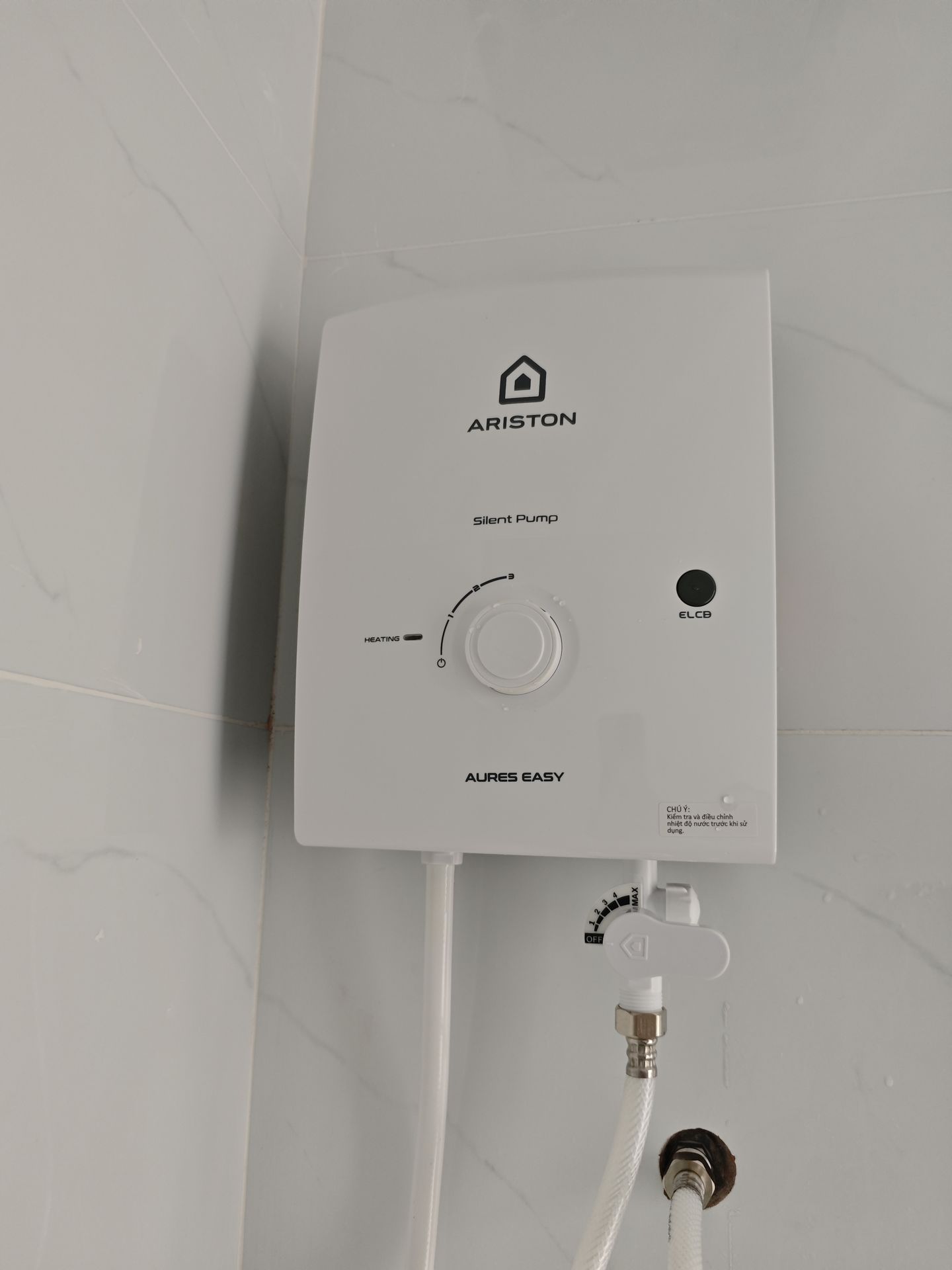 Đánh giá sản phẩm Máy nước nóng trực tiếp Aures Easy Ariston