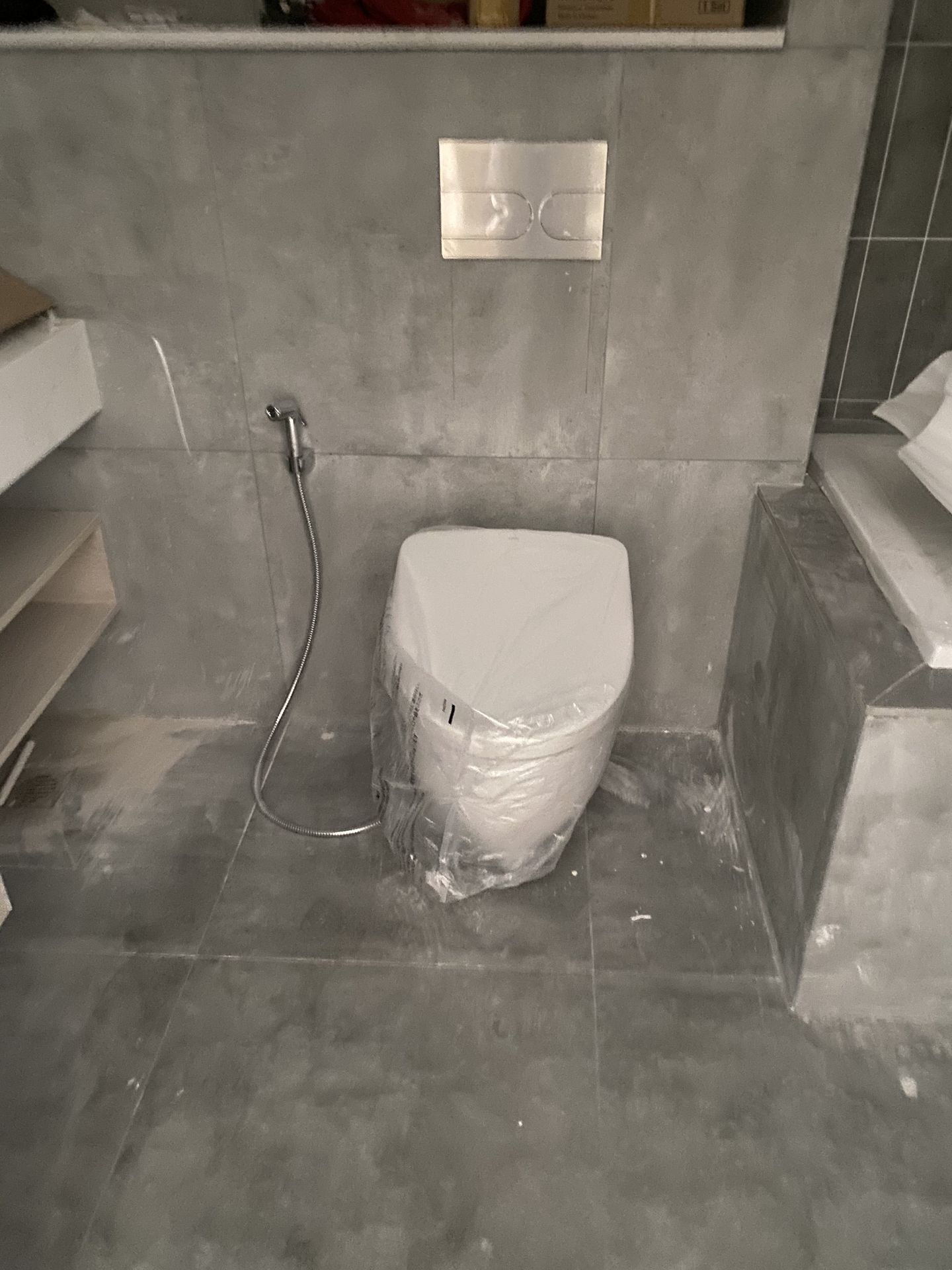 Đánh giá sản phẩm Bồn cầu treo tường nắp điện tử S7 (giấu dây) xả tự động TOTO CW812REA TCF47360GAA WH172AAT TCA546 MB175M