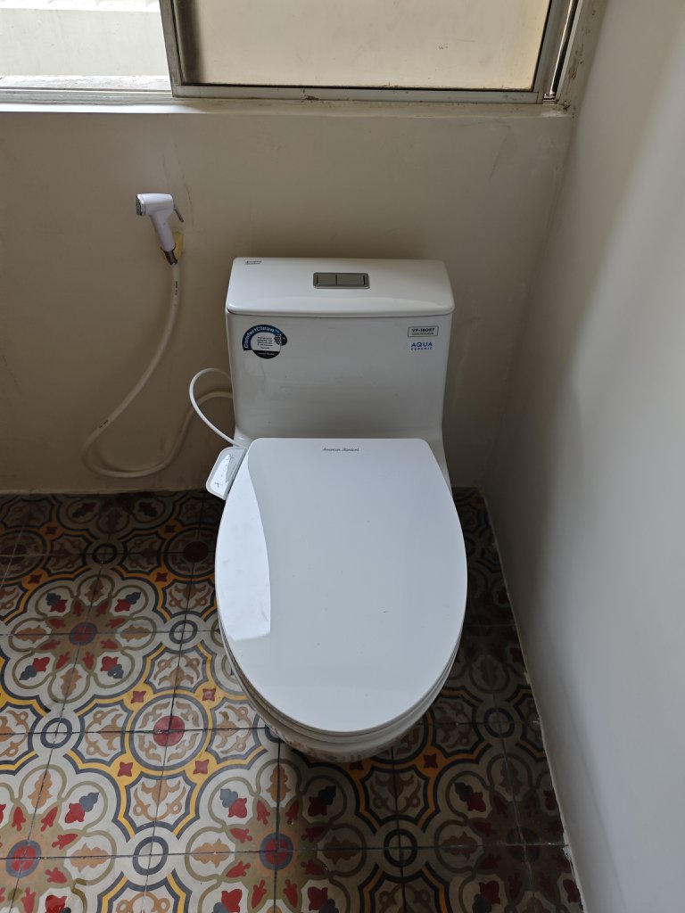 Đánh giá sản phẩm Bồn cầu 1 khối American Standard VF-1808TSW (VF1808TSW) nắp rửa cơ M4A839