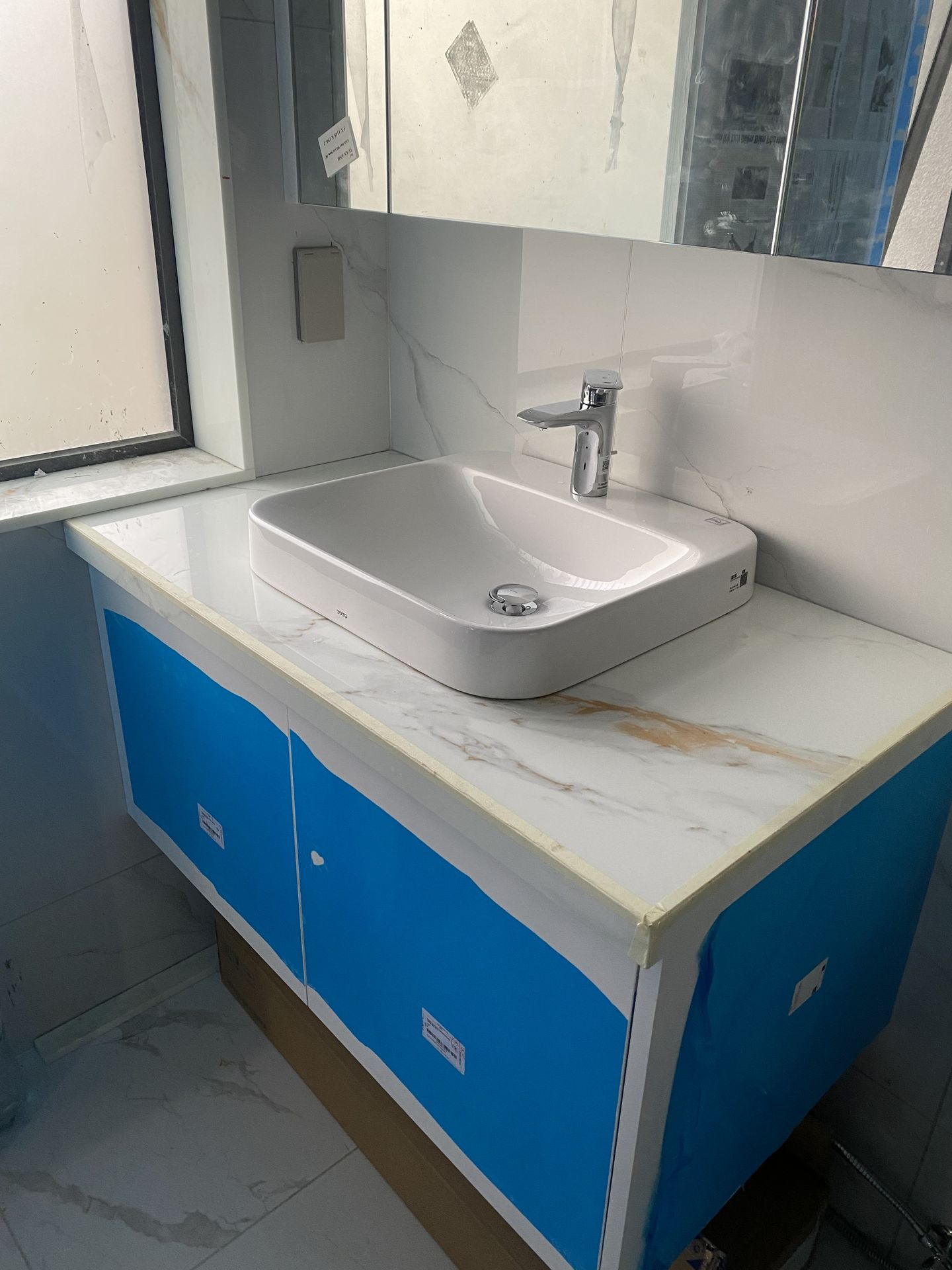 Đánh giá sản phẩm Chậu rửa lavabo đặt bàn TOTO LT5615C