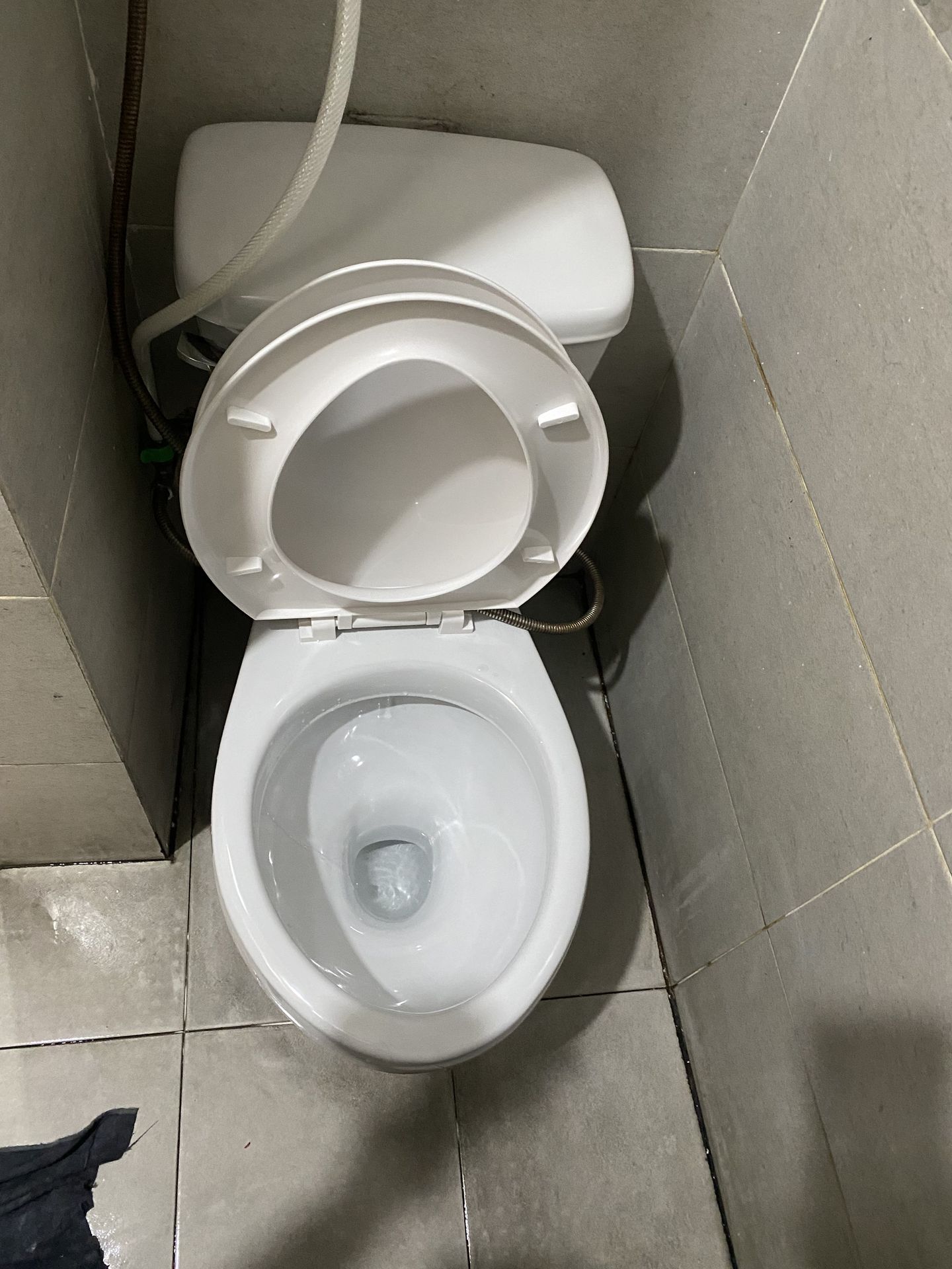 Đánh giá sản phẩm Bồn cầu LANDSIGN 2 khối tay gạt LS2KG