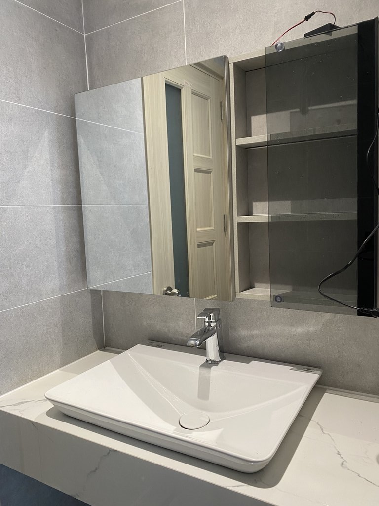 Đánh giá sản phẩm Tủ gương có đèn LED size 900mm MOWOEN MW6608-100M