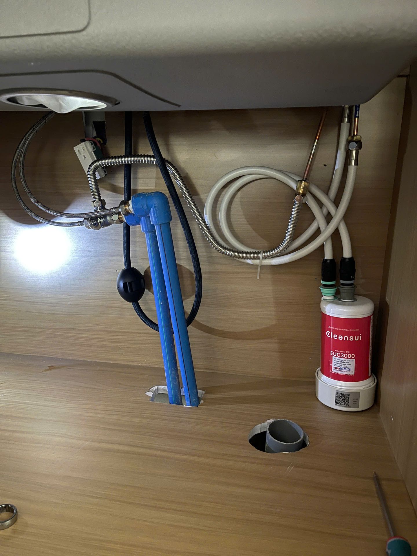 Đánh giá sản phẩm Thiết bị lọc nước dưới bồn rửa Mitsubishi Cleansui EU101