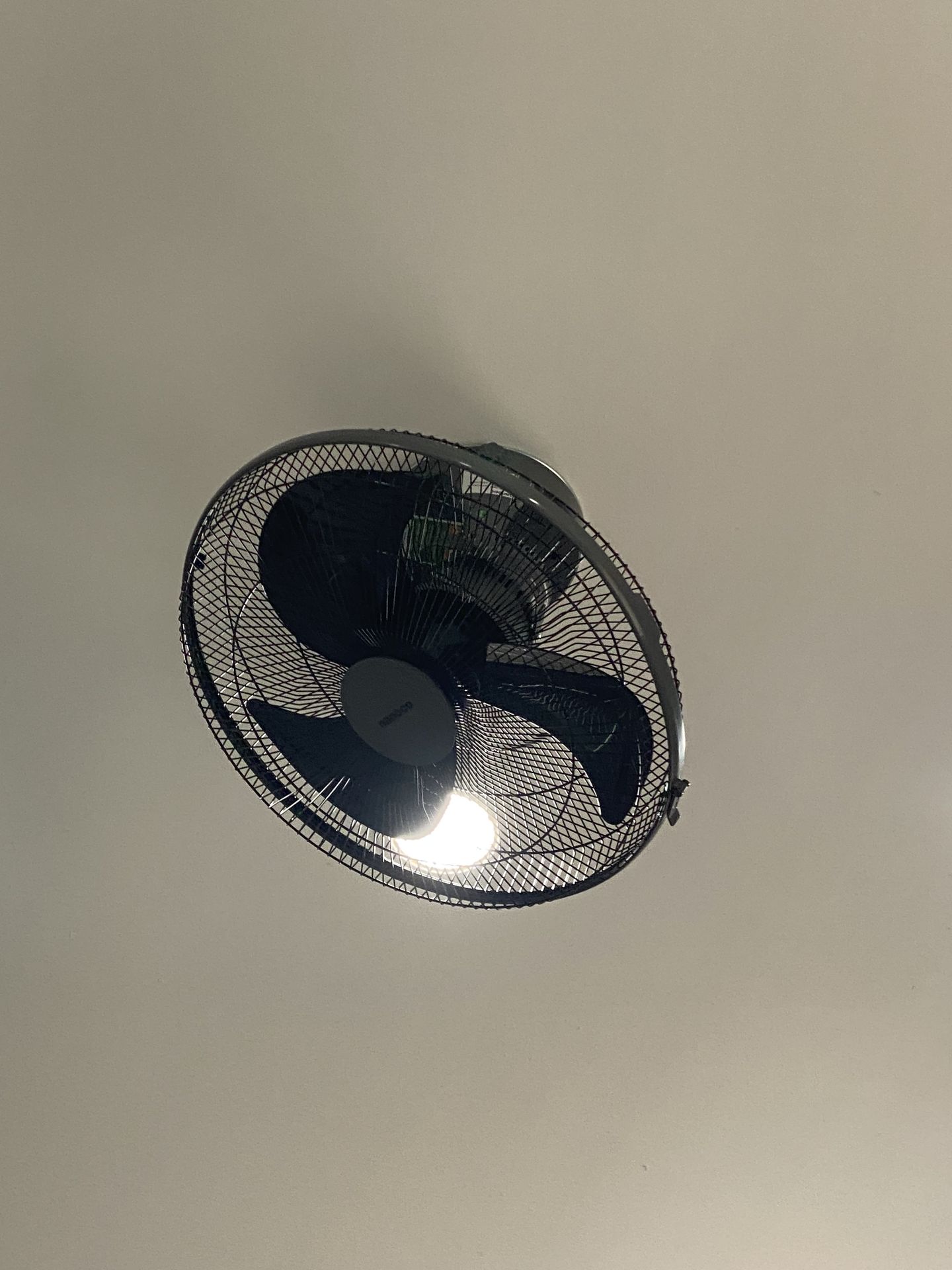 Đánh giá sản phẩm Quạt đảo trần có remote Nanoco NOF1852RC-GR