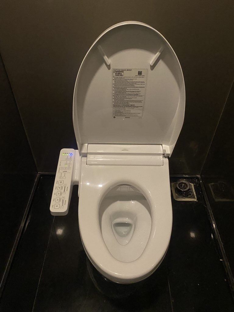 Đánh giá sản phẩm Bồn cầu TOTO MS885DW16 1 khối nắp điện tử Washlet C2 TCF23410AAA