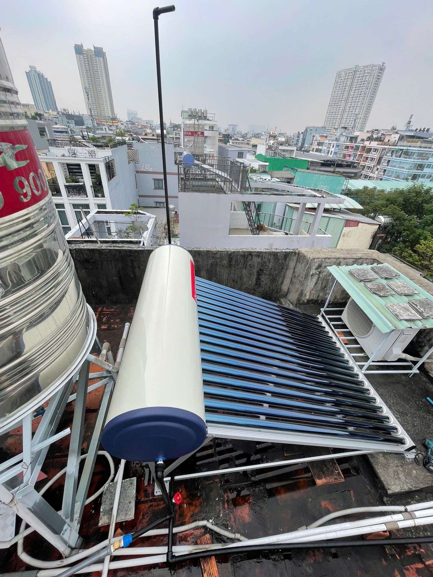 Đánh giá sản phẩm Máy nước nóng năng lượng mặt trời dạng ống Ariston ECO TUBE