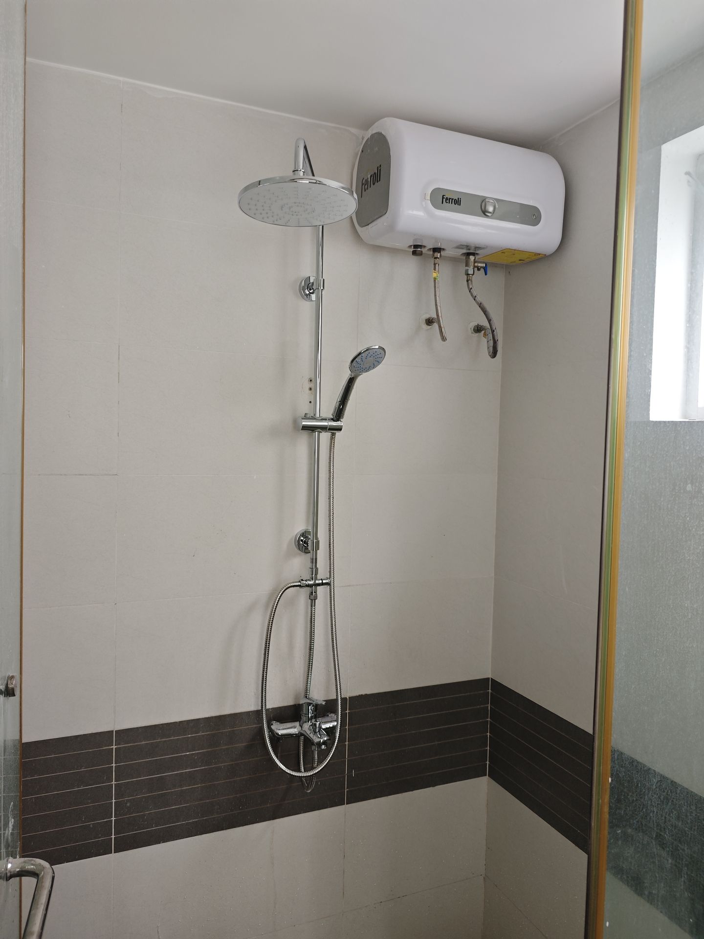 Đánh giá sản phẩm Bộ sen cây tắm đứng nóng lạnh Caesar BS125+S123C