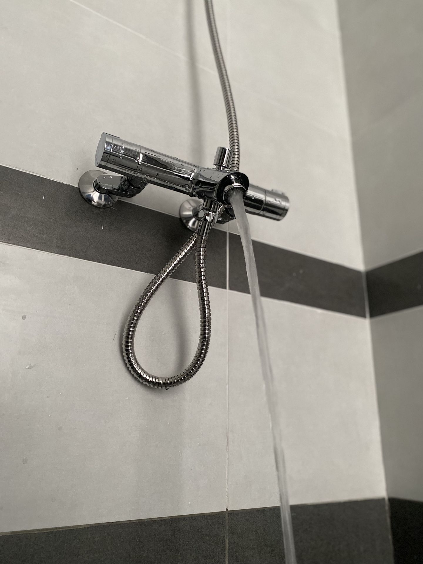 Đánh giá sản phẩm Bộ vòi sen tắm nhiệt độ Caesar TS617