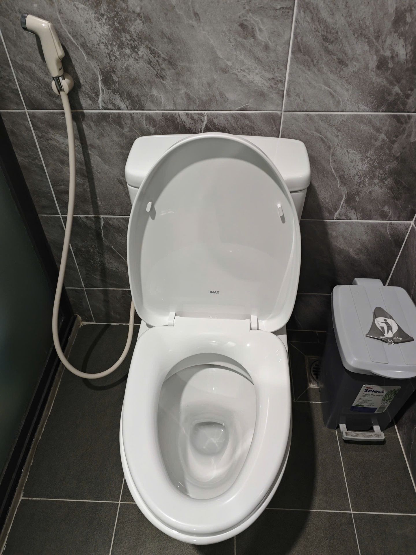 Đánh giá sản phẩm Nắp bồn cầu đóng êm INAX CF-500VS (CF500VS)