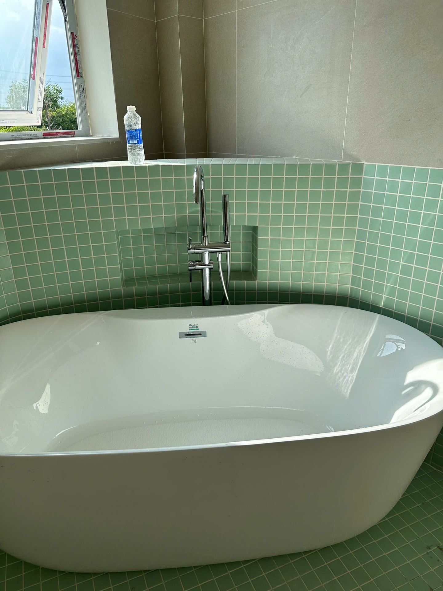 Đánh giá sản phẩm Bồn tắm đặt sàn 1.7m MOWOEN MW8237-170