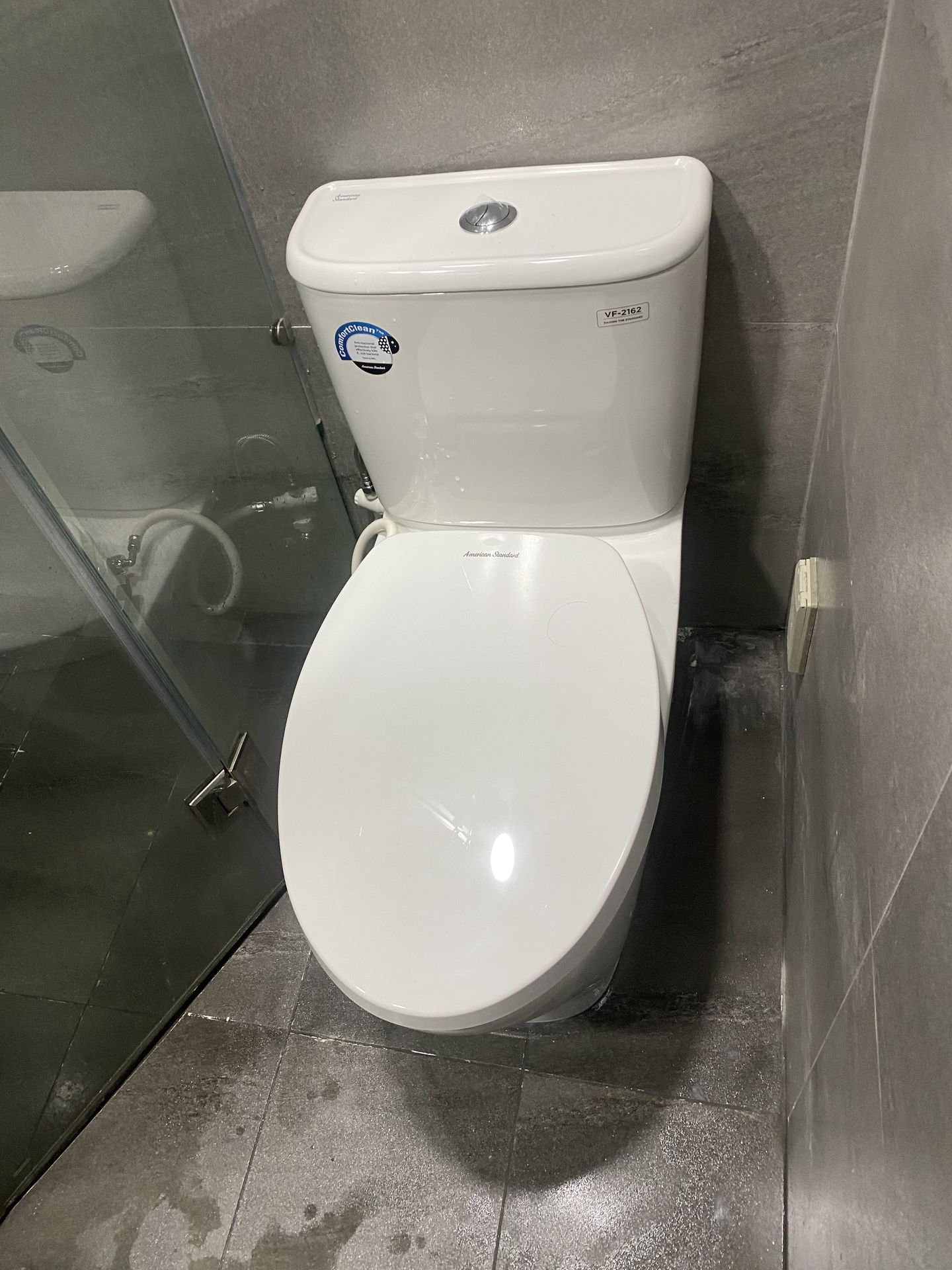 Đánh giá sản phẩm Bồn cầu 2 khối American Standard VF-2162S (VF2162S) nắp rửa cơ Slim