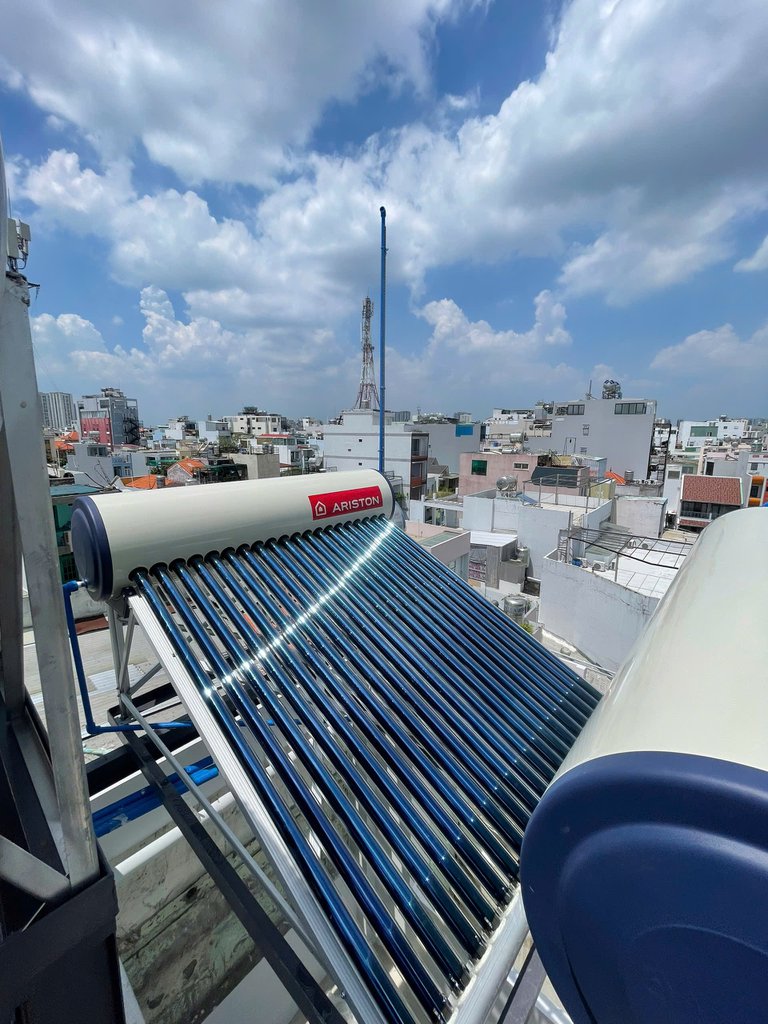 Đánh giá sản phẩm Máy nước nóng năng lượng mặt trời dạng ống Ariston ECO TUBE