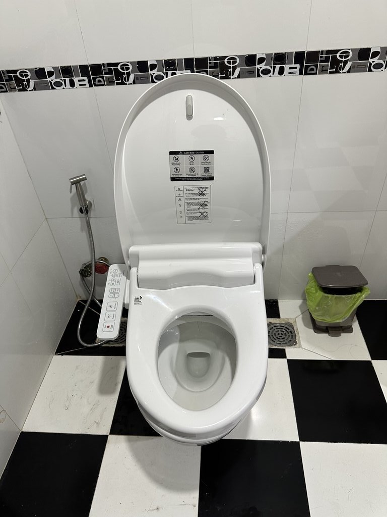 Đánh giá sản phẩm Nắp rửa điện tử thông minh INAX CW-H18VN (CWH18VN)