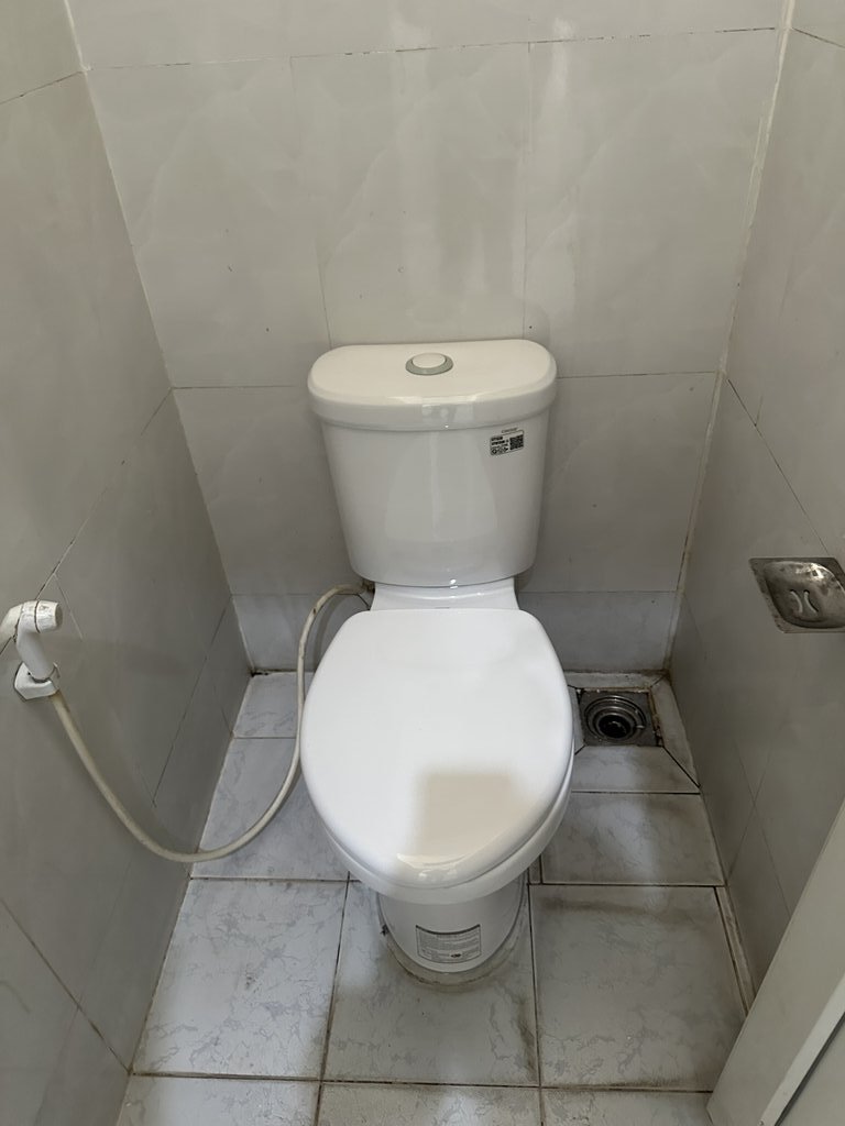 Đánh giá sản phẩm Bồn cầu 2 khối Caesar CTS1338 nắp êm