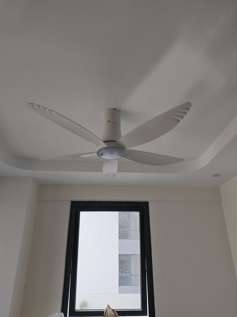 Đánh giá sản phẩm Quạt trần 5 cánh điều khiển từ xa Nanoco NCF5653-WL