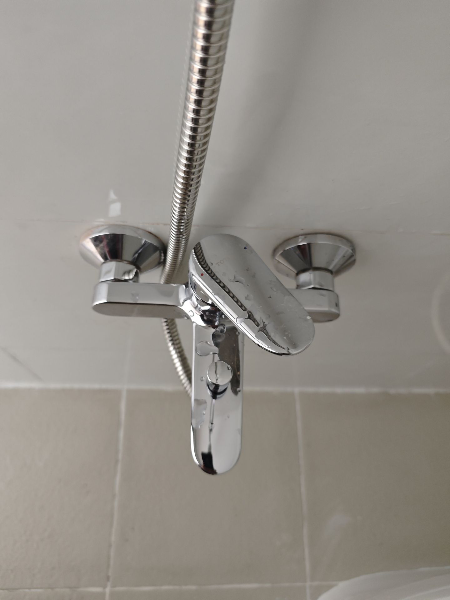 Đánh giá sản phẩm Củ sen tắm nóng lạnh LF Series TOTO TBS04302V