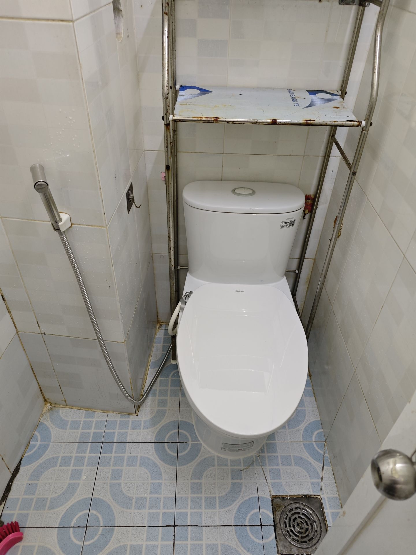 Đánh giá sản phẩm Bồn cầu 1 khối nắp rửa cơ Caesar C1395F + TAF060 (CD1395+TAF060)