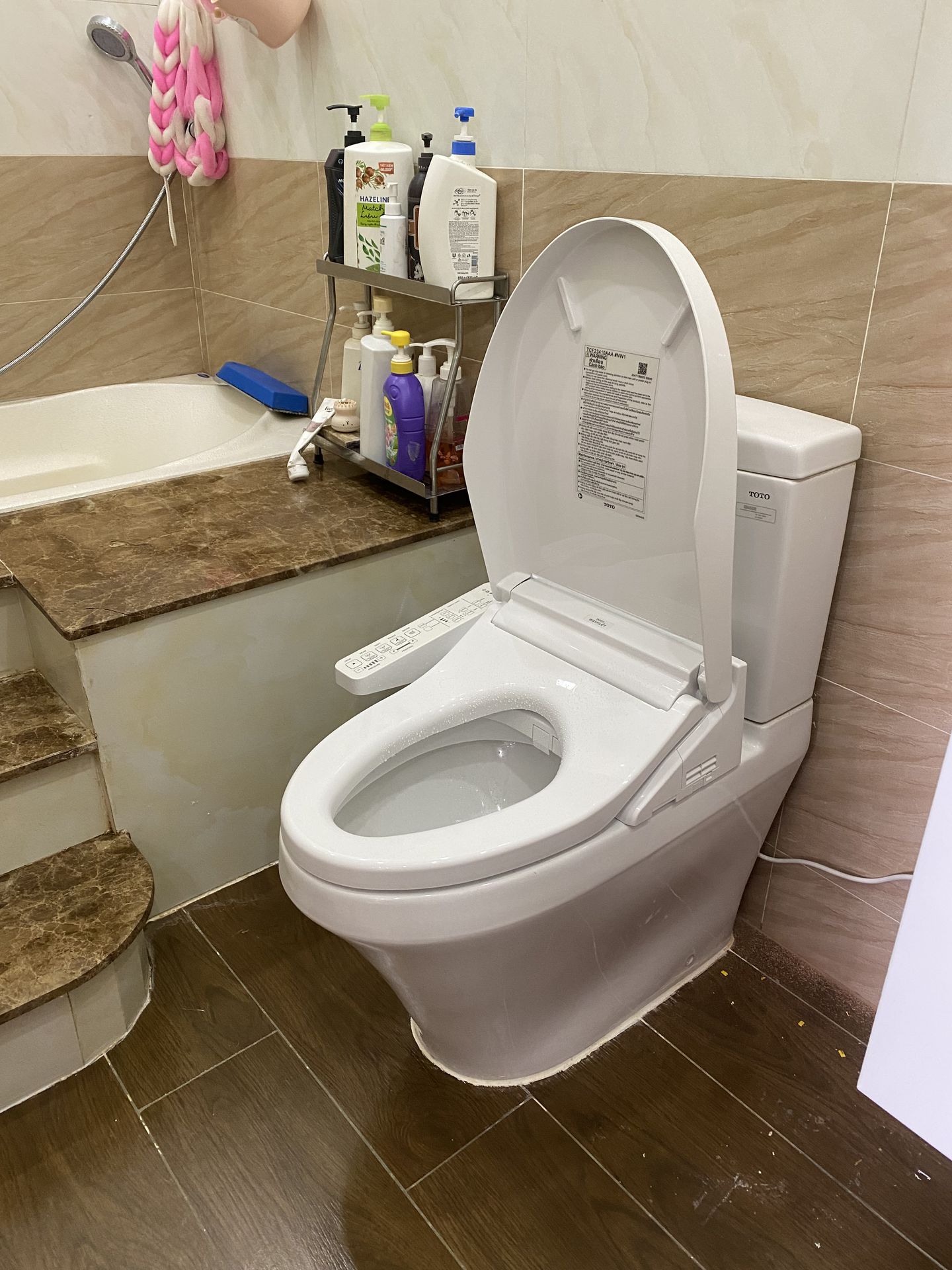 Đánh giá sản phẩm Nắp bồn cầu thông minh Washlet C2 TOTO TCF23410AAA (W16)