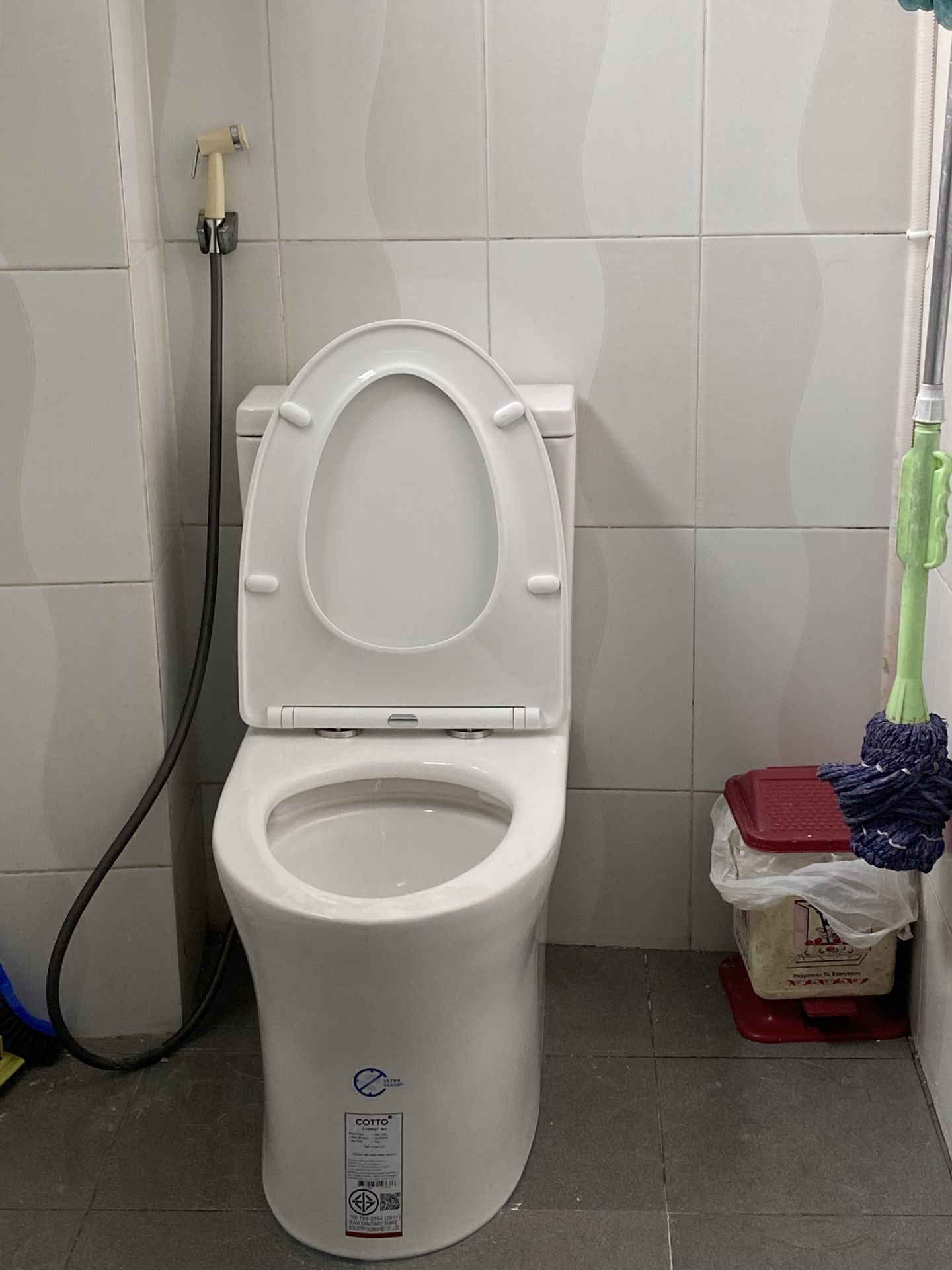 Đánh giá sản phẩm Bồn cầu 1 khối COTTO C105607 nắp êm dòng Vista