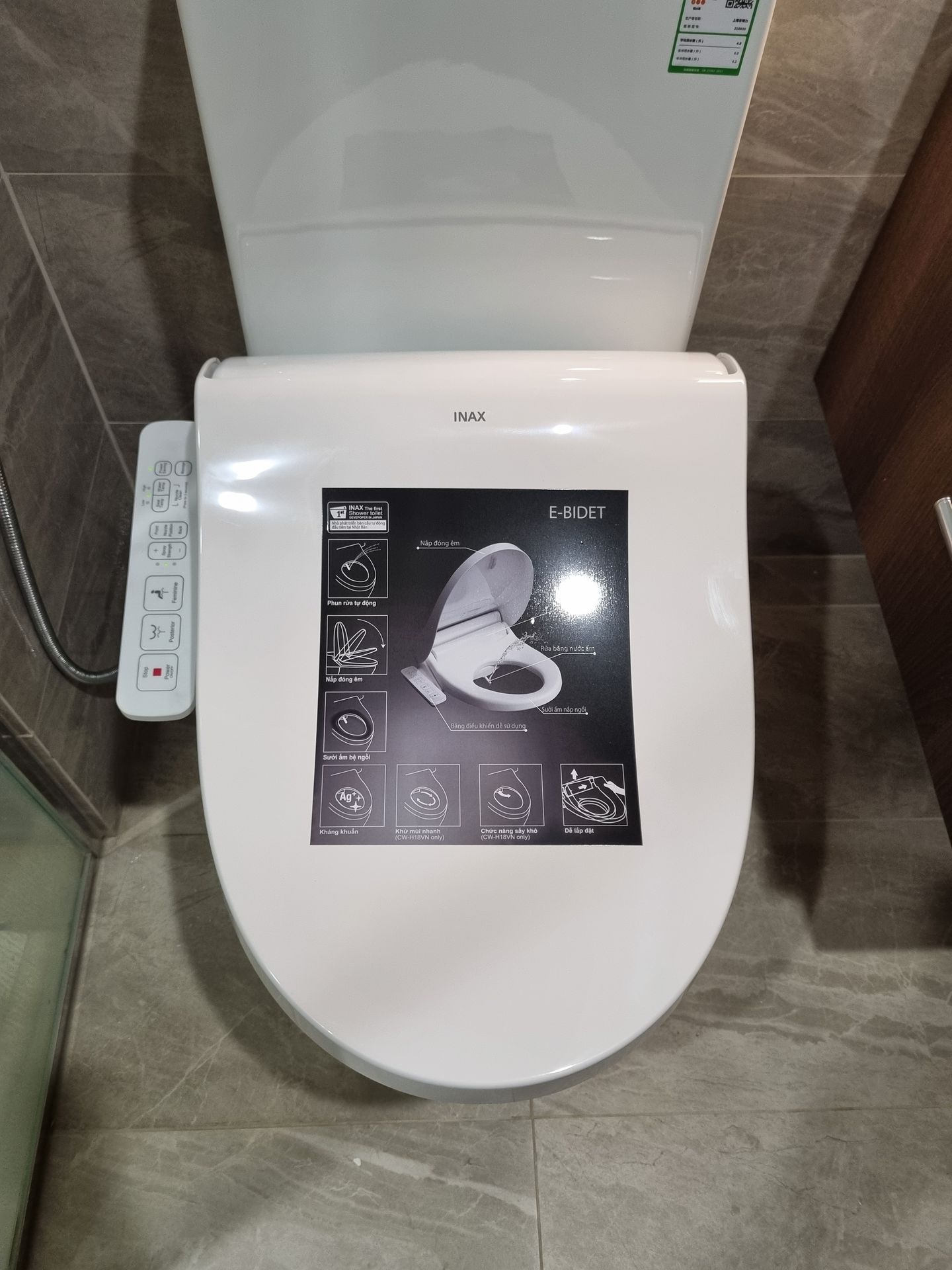 Đánh giá sản phẩm Nắp rửa điện tử thông minh INAX CW-H17VN (CWH17VN)