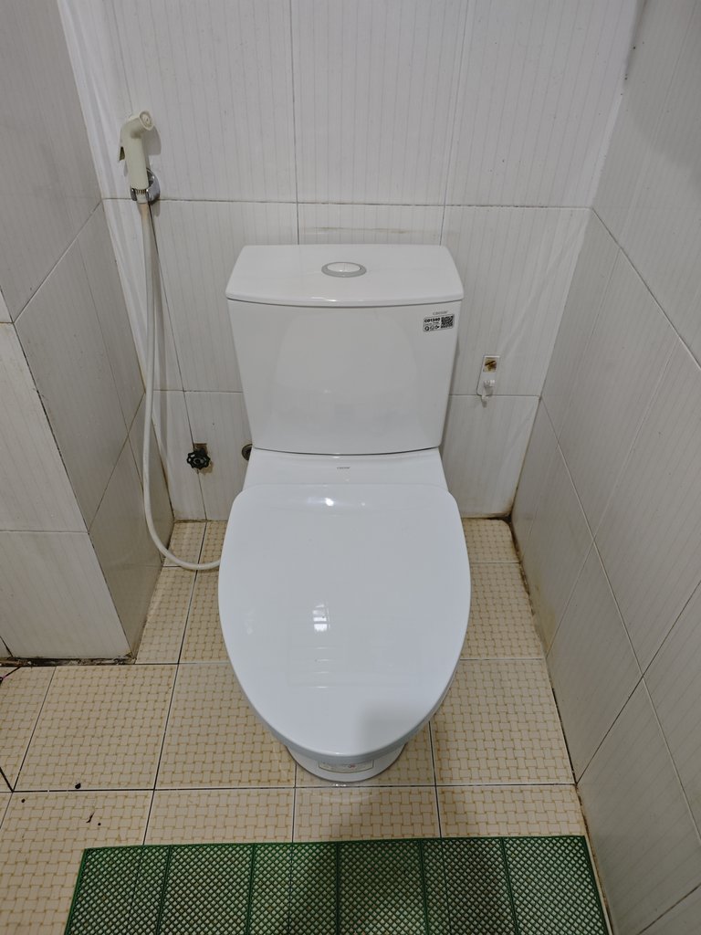 Đánh giá sản phẩm Bồn cầu 2 khối Caesar CD1340 nắp đóng êm