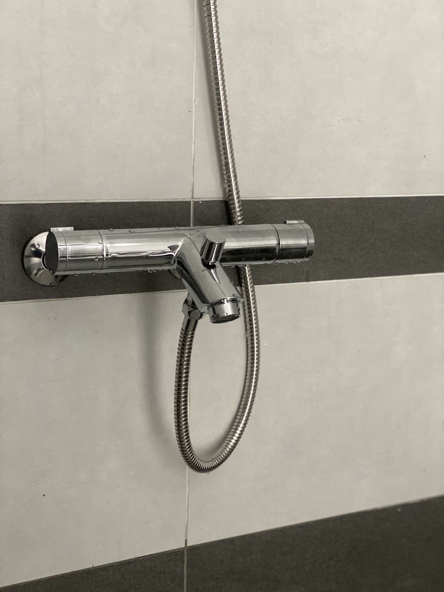 Đánh giá sản phẩm Bộ vòi sen tắm nhiệt độ Caesar TS617