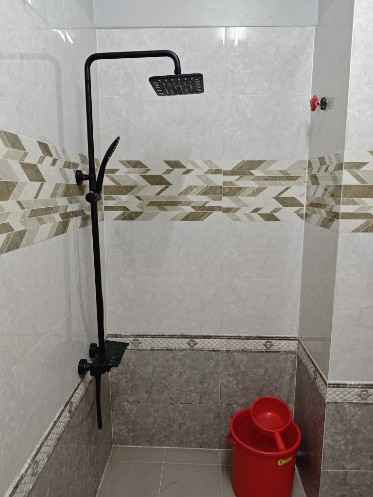 Đánh giá sản phẩm Bộ sen tắm cây nóng lạnh Caesar S688CB